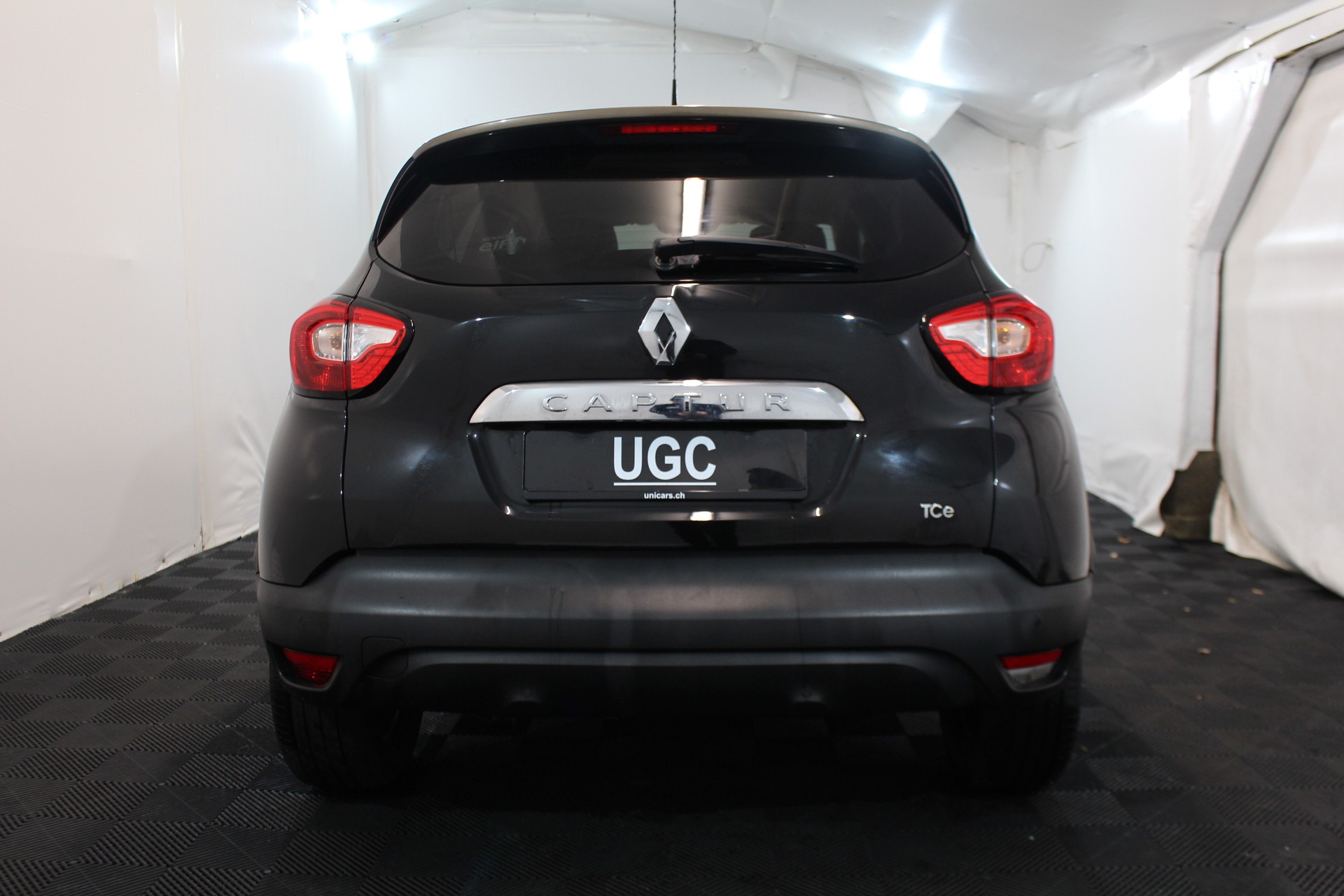 RENAULT Captur 1.2 TCe Privilege EDC S/S-image-4