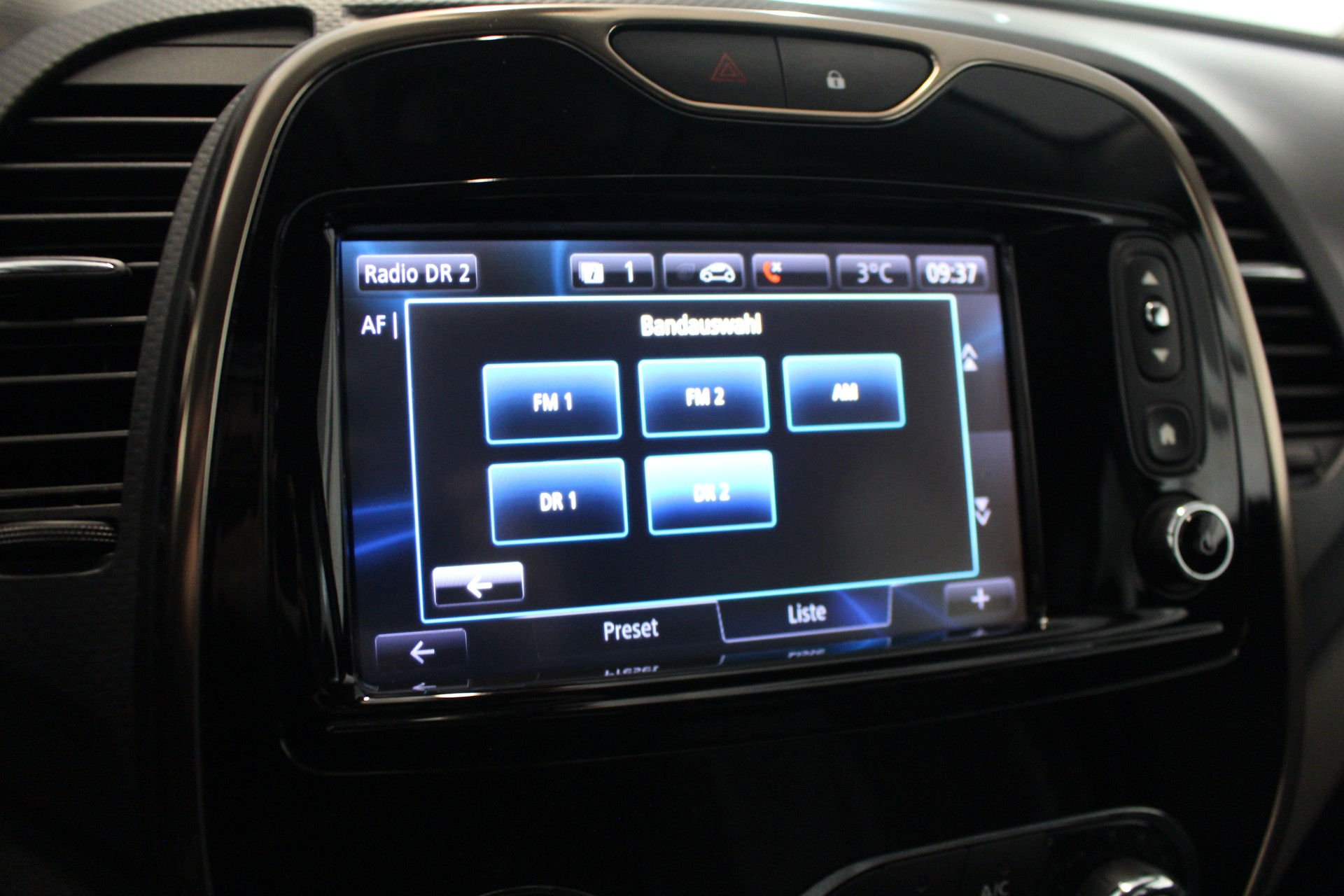 RENAULT Captur 1.2 TCe Privilege EDC S/S-image-16