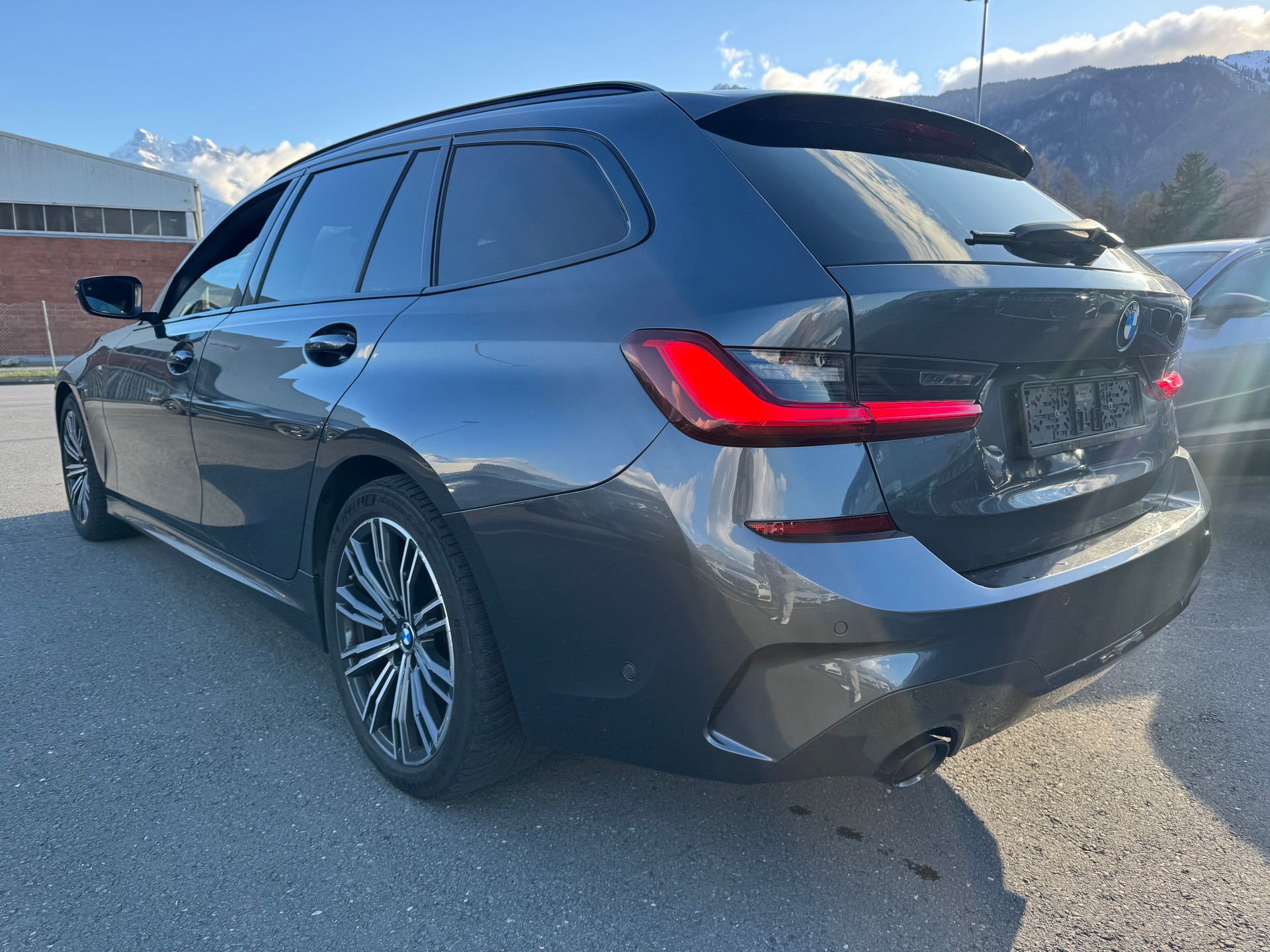 BMW 320d xDrive 48V Touring M Sport Steptronic-image-5