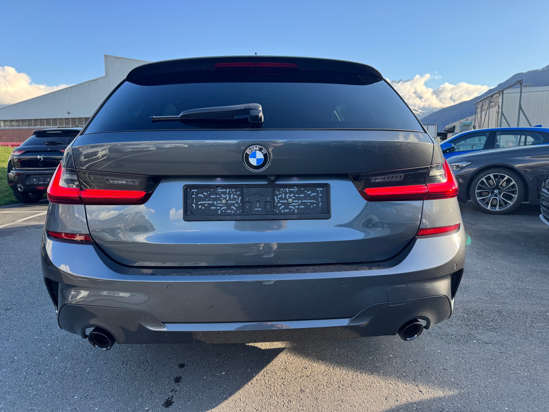 BMW 320d xDrive 48V Touring M Sport Steptronic-image-4