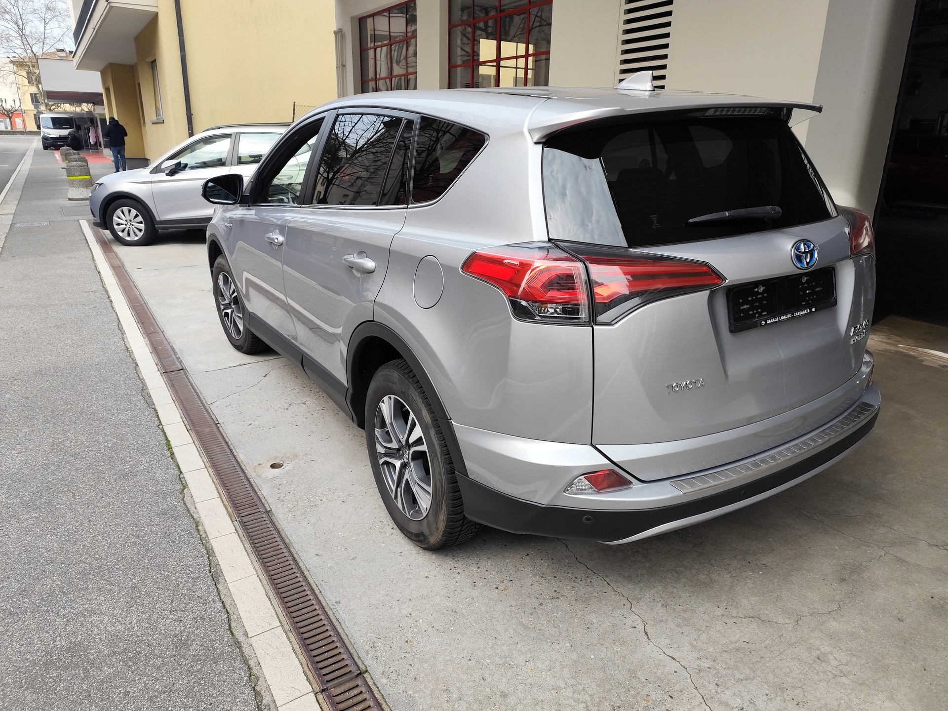 TOYOTA RAV-4 2.5 HSD Style e-CVT-showroom-element-3
