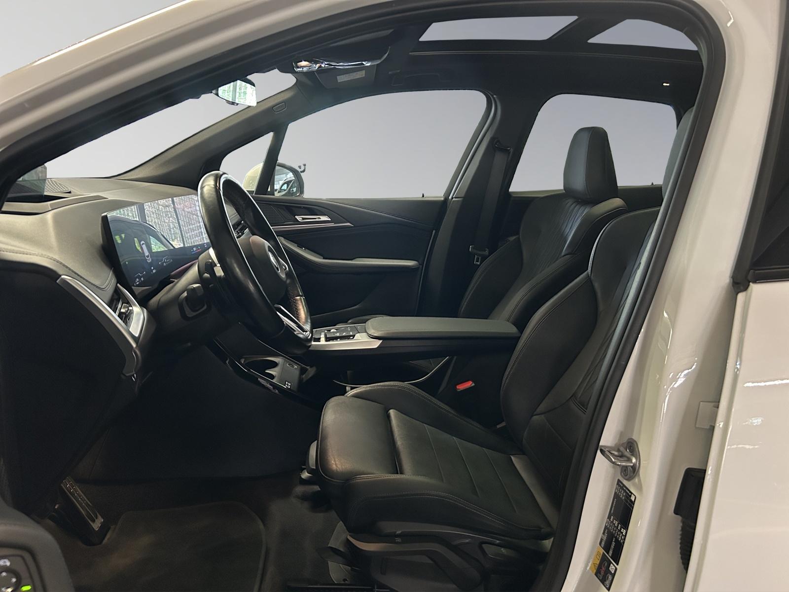 BMW 230e xDrive paddles Active Tourer-image-10
