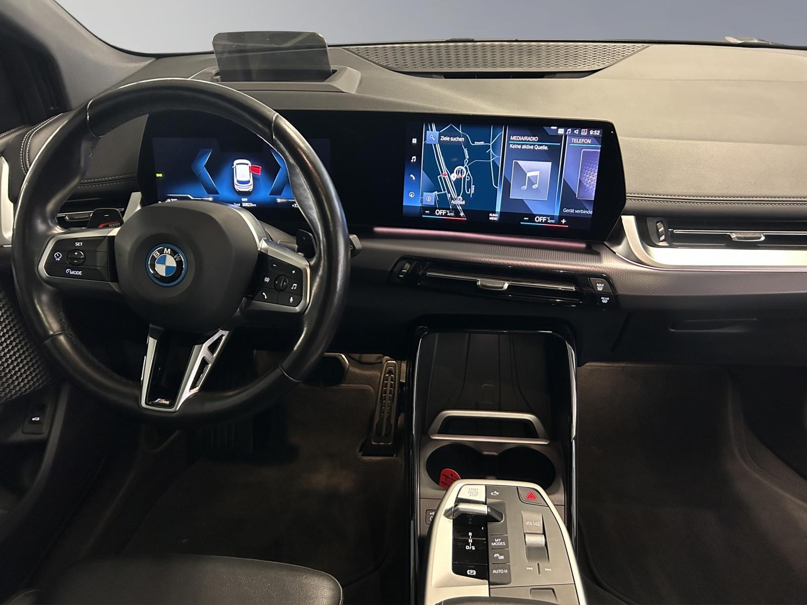 BMW 230e xDrive paddles Active Tourer-image-17