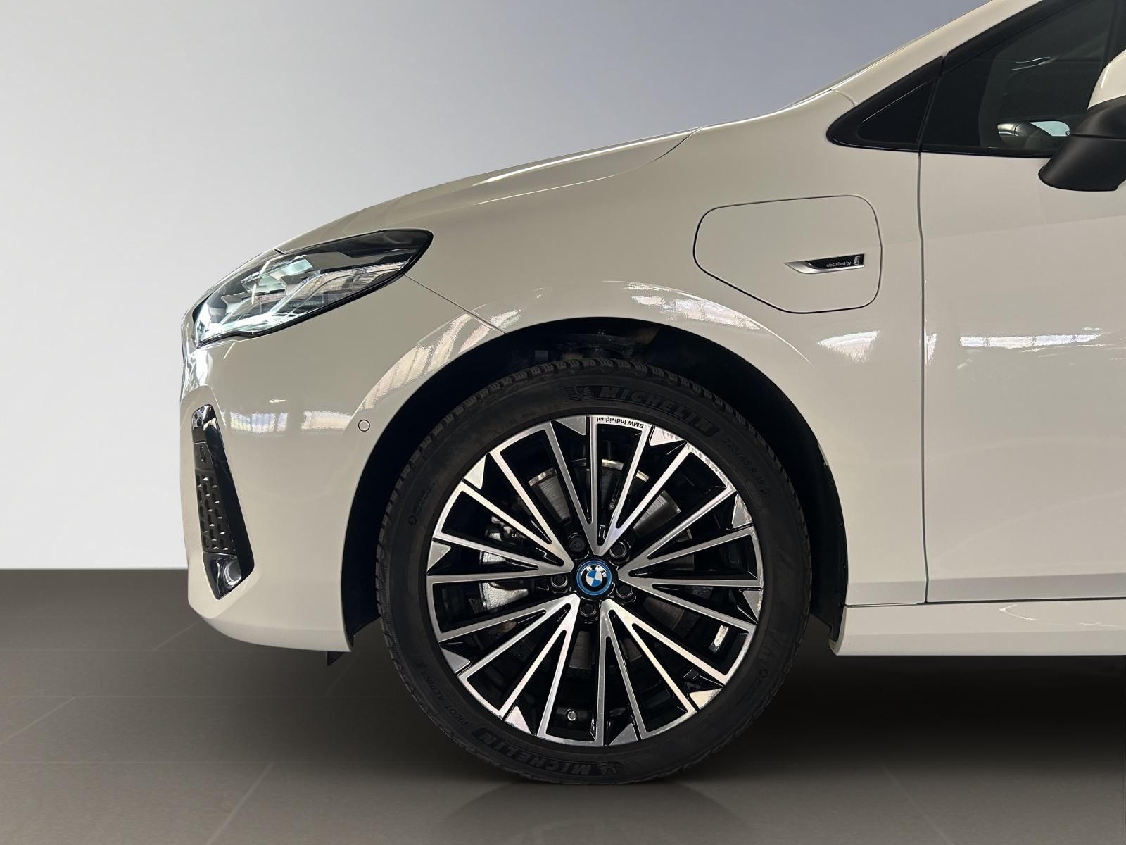 BMW 230e xDrive paddles Active Tourer-image-8