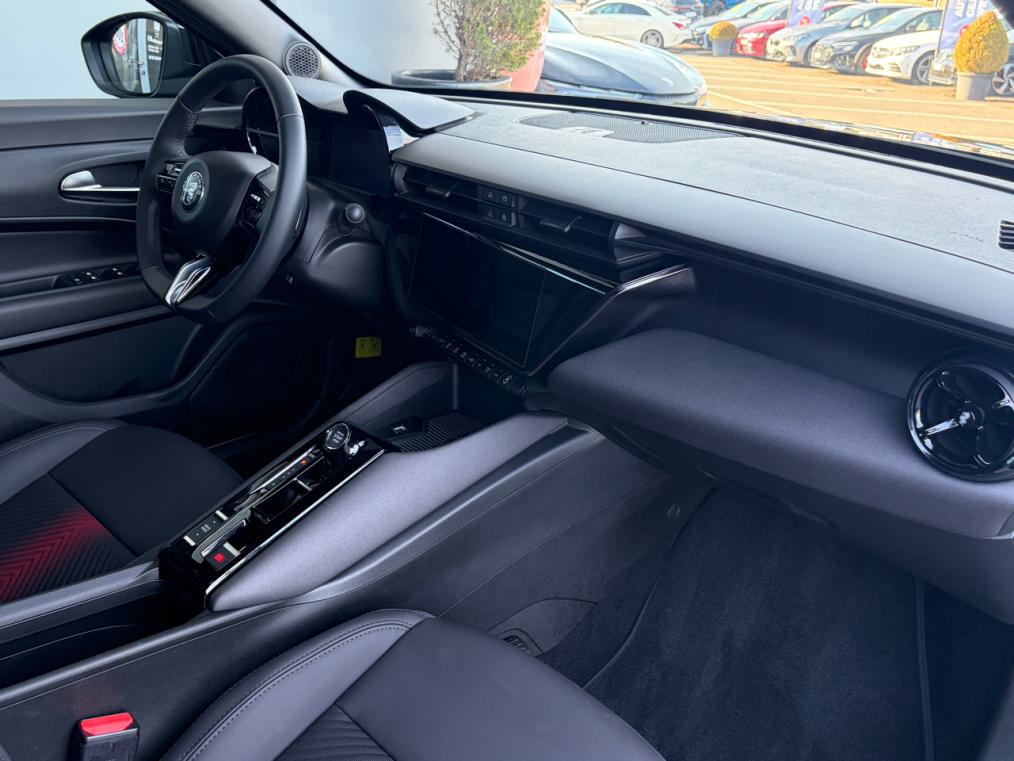 ALFA ROMEO Junior 1.2 48V Hybrid Speciale-image-9