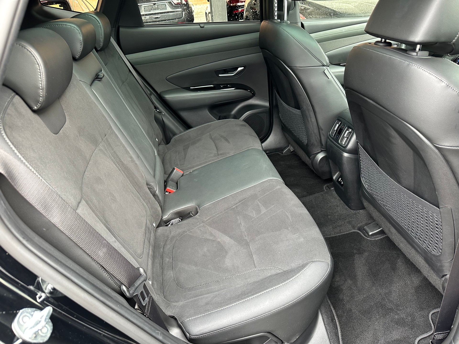 HYUNDAI Tucson 1.6 TGDI PHEV 20th Anniversary 4WD-image-11