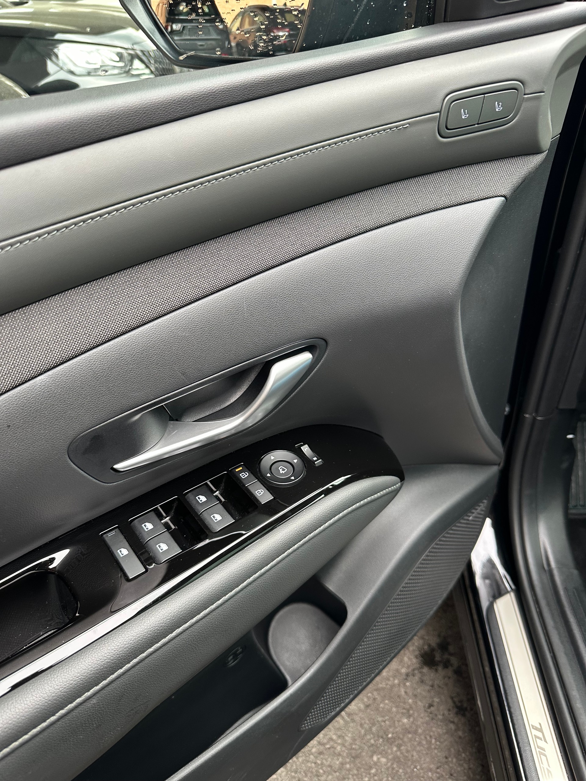 HYUNDAI Tucson 1.6 TGDI PHEV 20th Anniversary 4WD-image-9