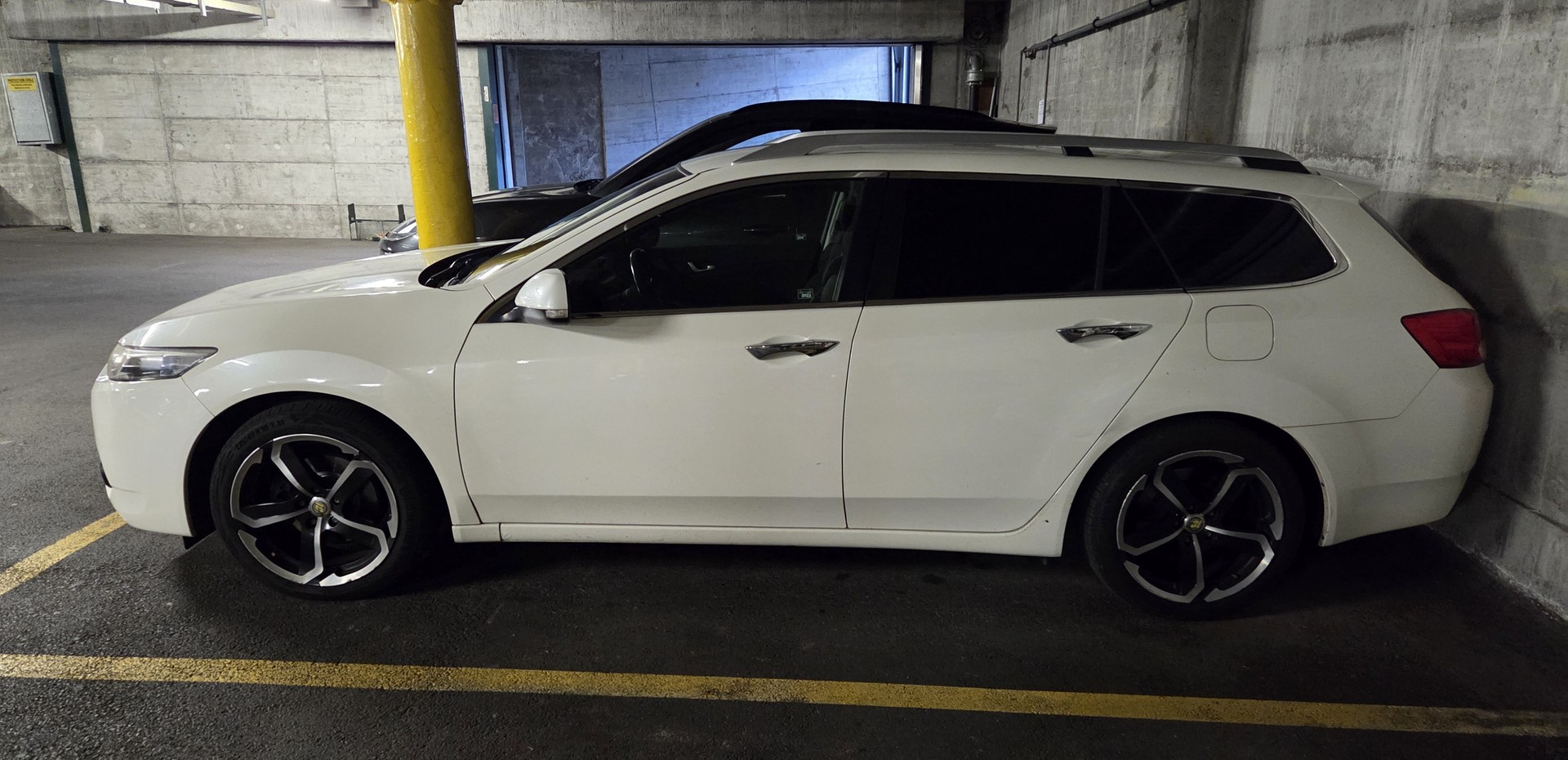 HONDA Accord Tourer 2.2 i-CTDi Elegance Automatic-image-1