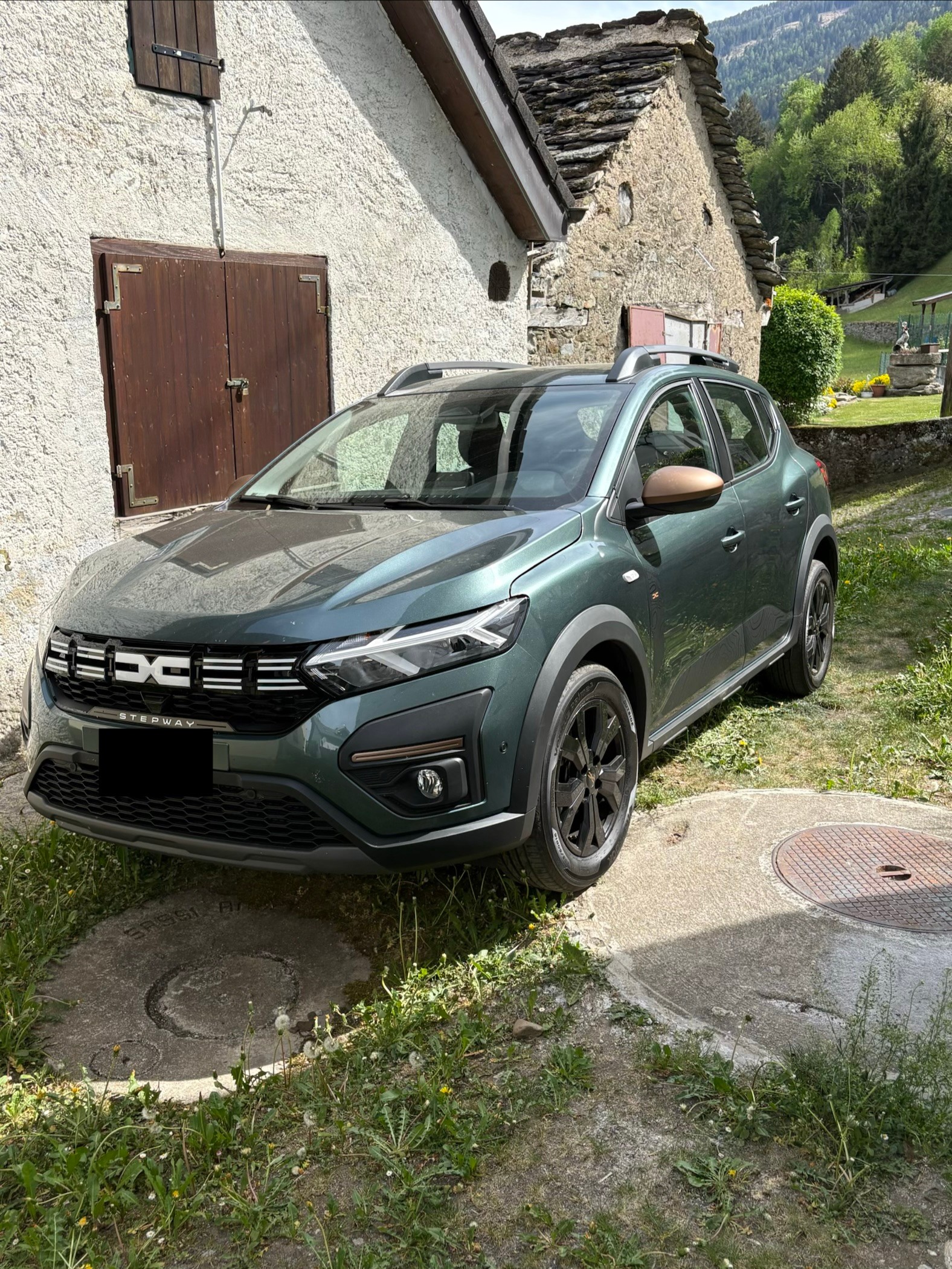 DACIA Sandero Stepway TCe 90 Extreme+ CVT-image-1