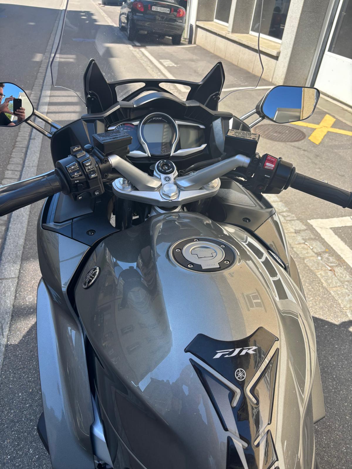 YAMAHA FJR 1300 ABS-image-3