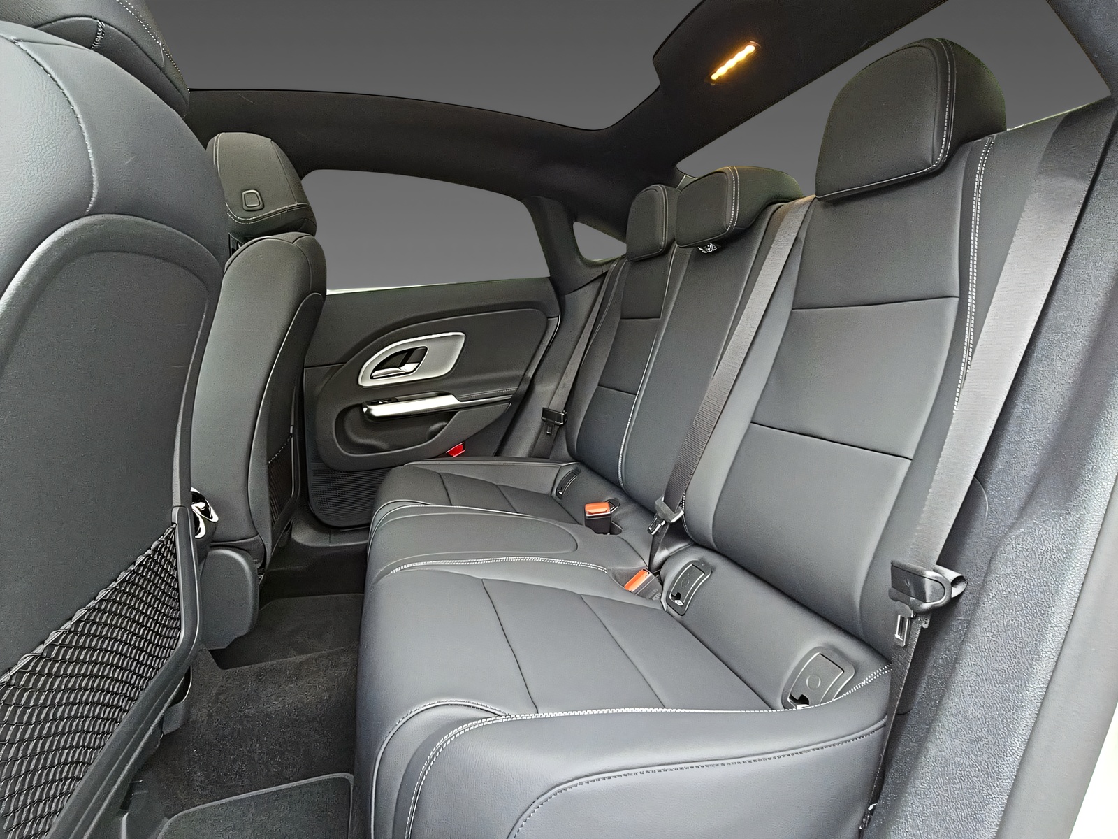 MERCEDES-BENZ CLA 220 4Matic-image-15