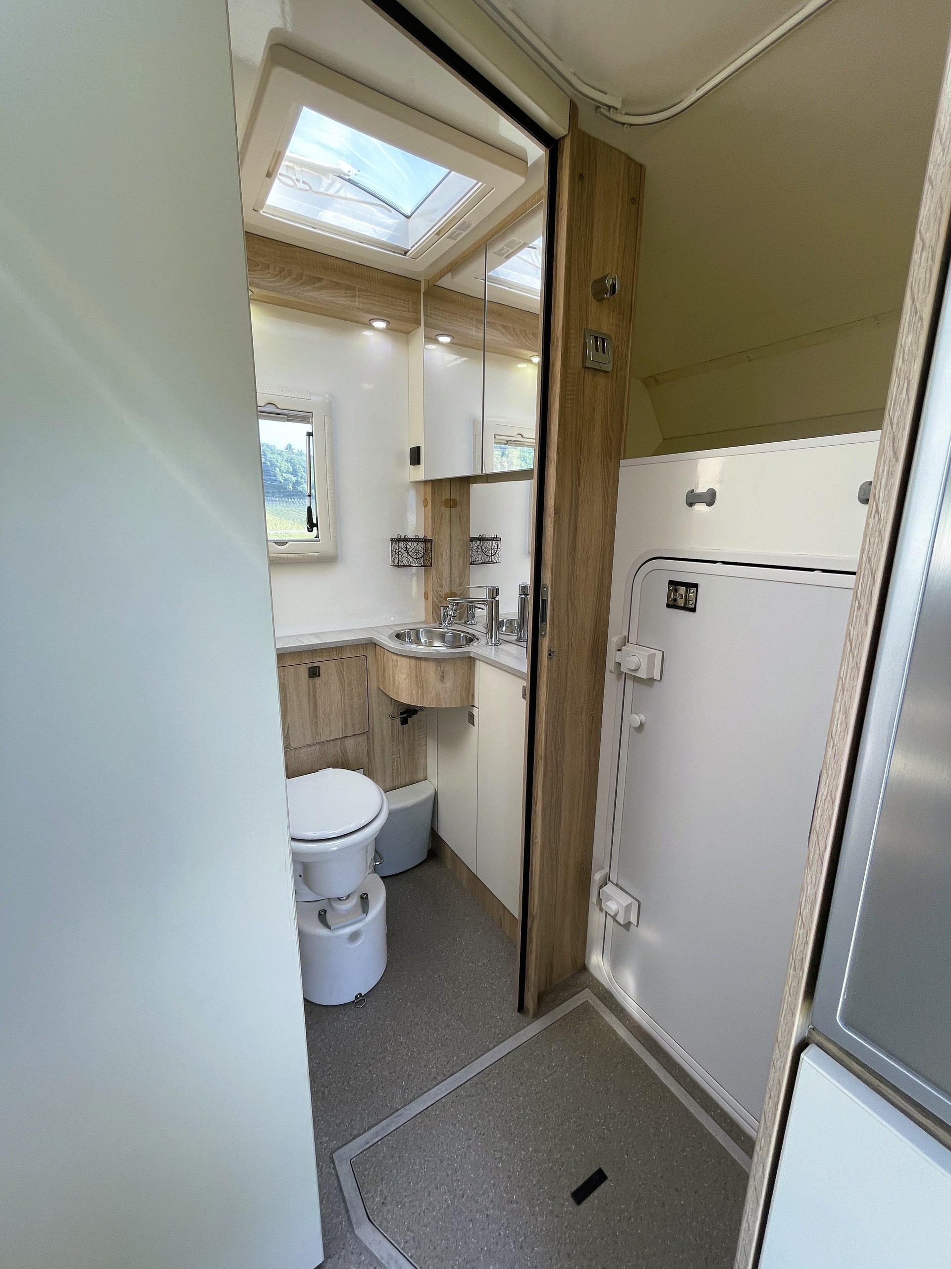 IVECO M-S Reisemobile 420G-image-23