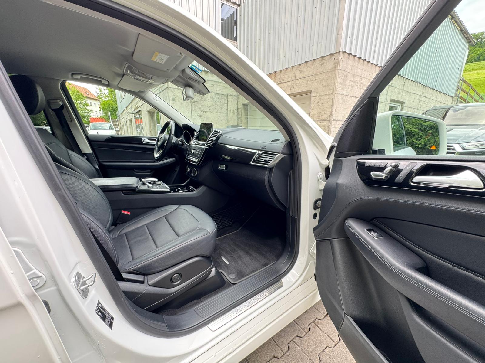 MERCEDES-BENZ GLE 250 d Executive 4Matic 9G-Tronic-image-16