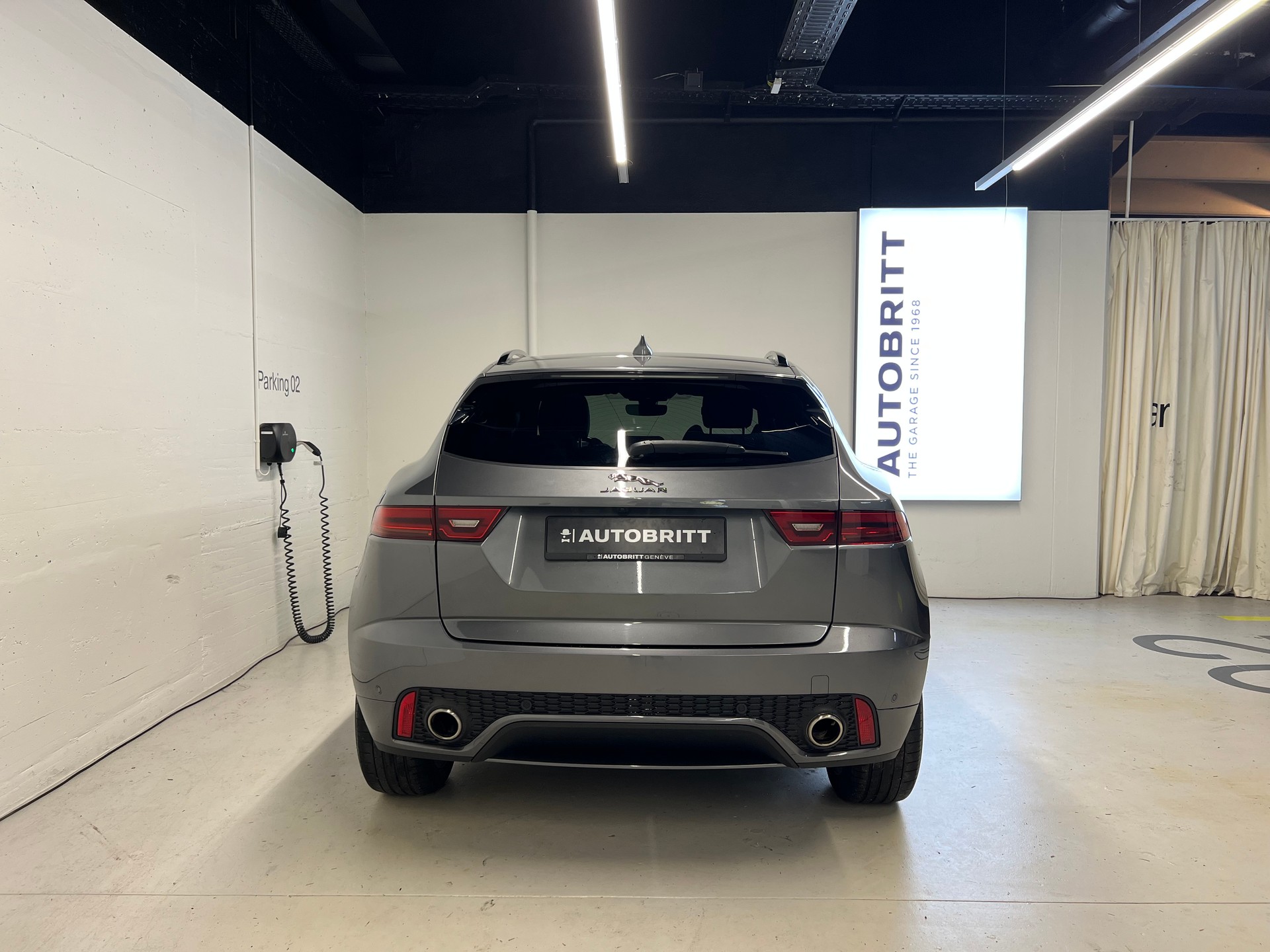 JAGUAR E-Pace 2.0 T 250 R-Dynamic HSE AWD-image-8