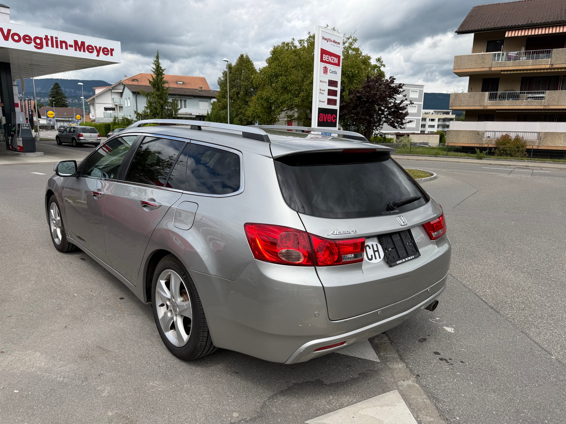 HONDA Accord Tourer 2.0i 16V Executive-frisch ab Mfk-showroom-element-3