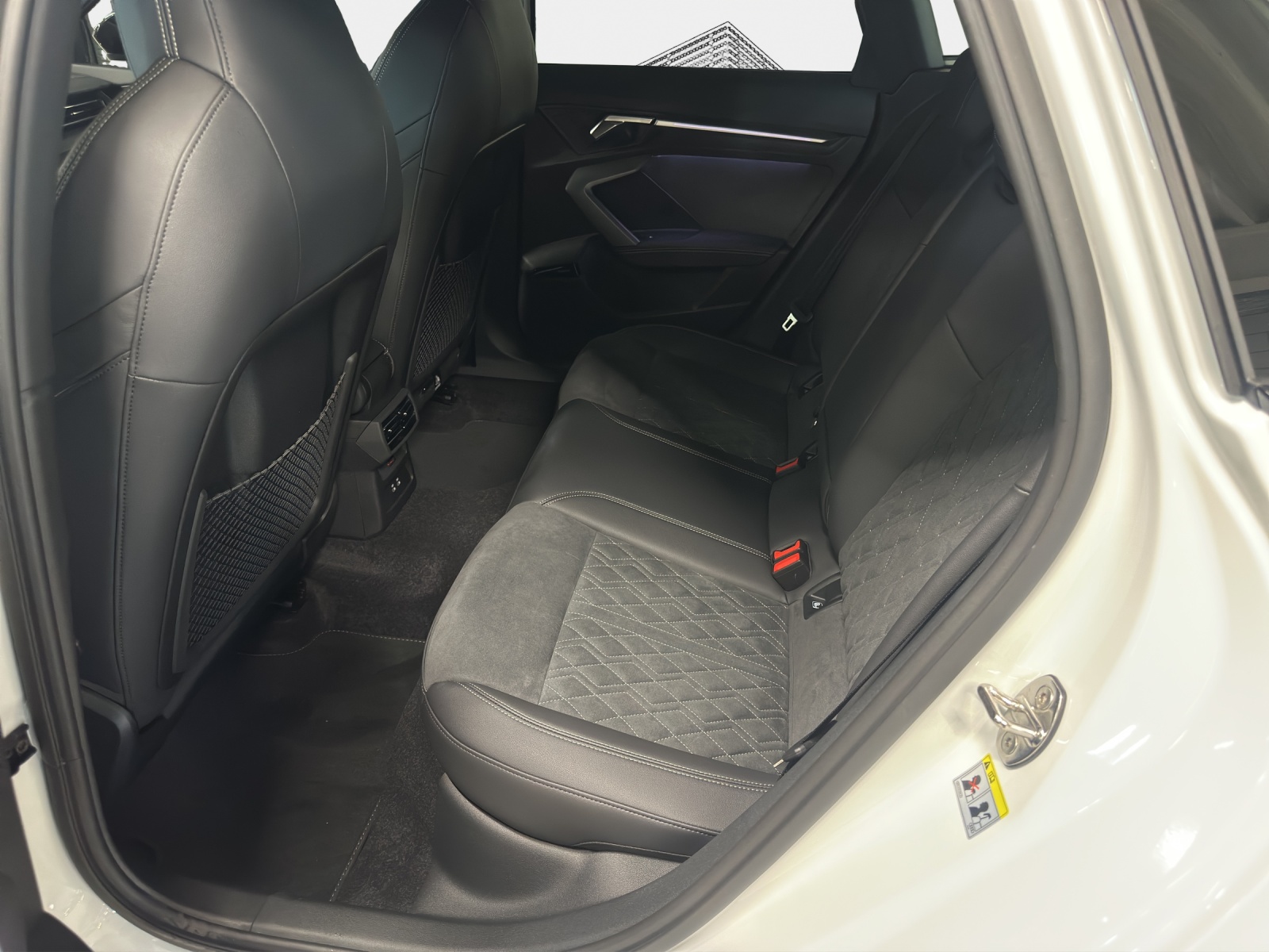 AUDI A3 Sportback TFSI 110 kW S tronic-image-11