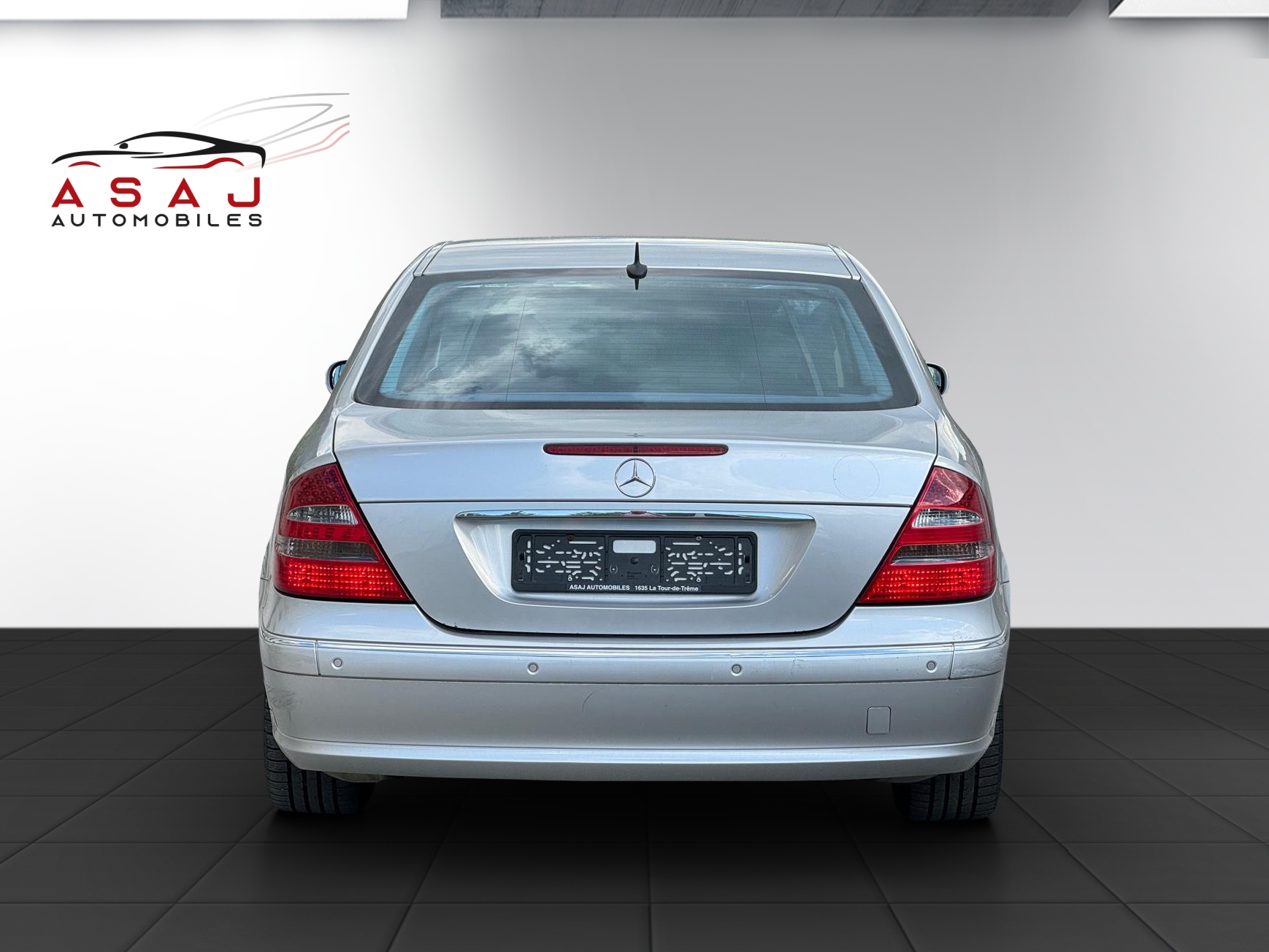 MERCEDES-BENZ E 500 Avantgarde 4Matic Automatic-image-4