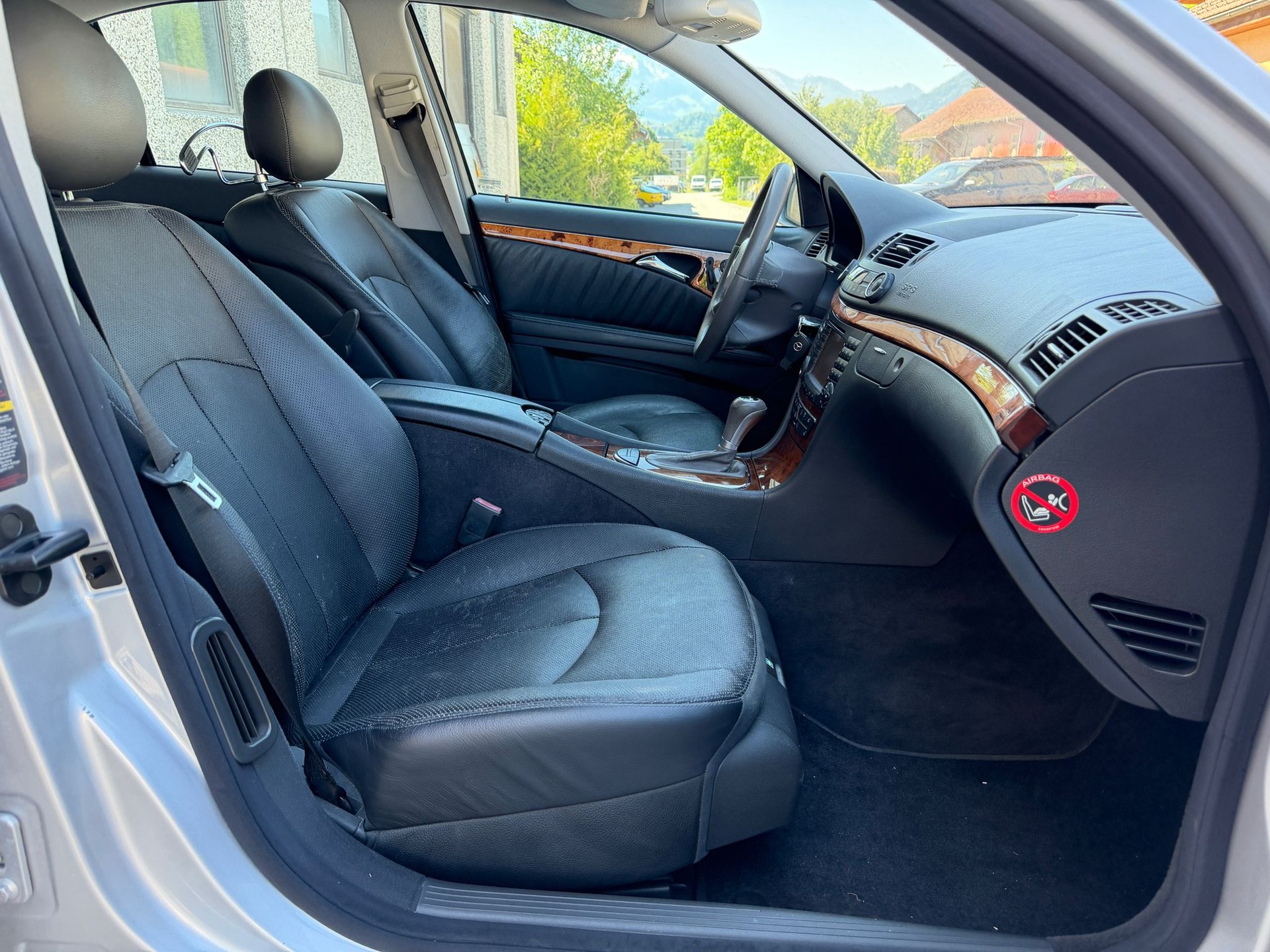 MERCEDES-BENZ E 500 Avantgarde 4Matic Automatic-image-10