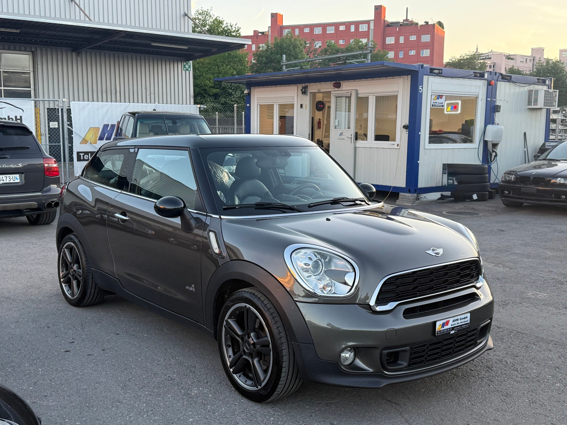 MINI Paceman Cooper S ALL4 Steptronic / Frisch ab MFK / 1 Jahr Garantie / harman/kardon / Navi / Leder / Xenon-image-2