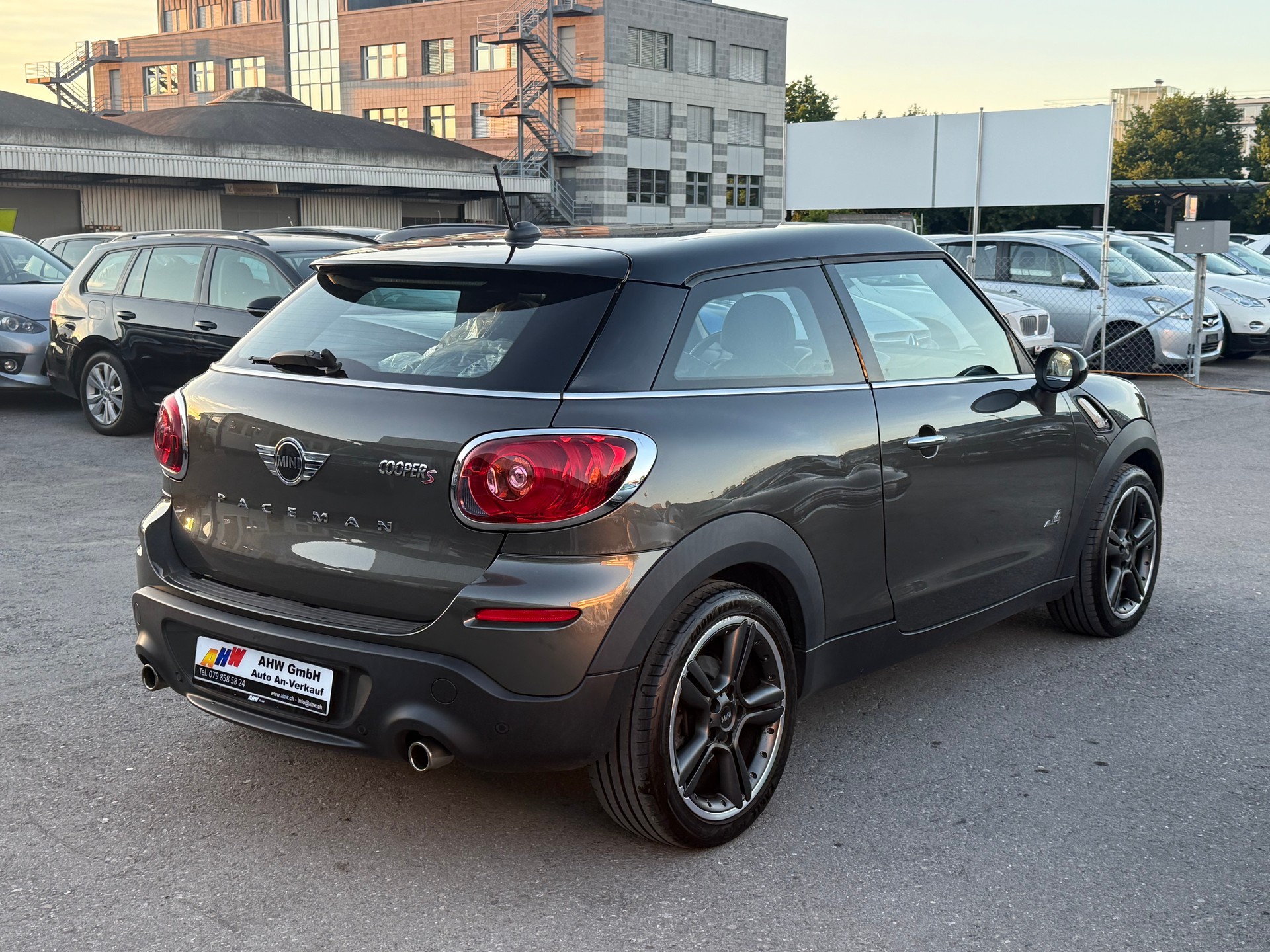 MINI Paceman Cooper S ALL4 Steptronic / Frisch ab MFK / 1 Jahr Garantie / harman/kardon / Navi / Leder / Xenon-image-3