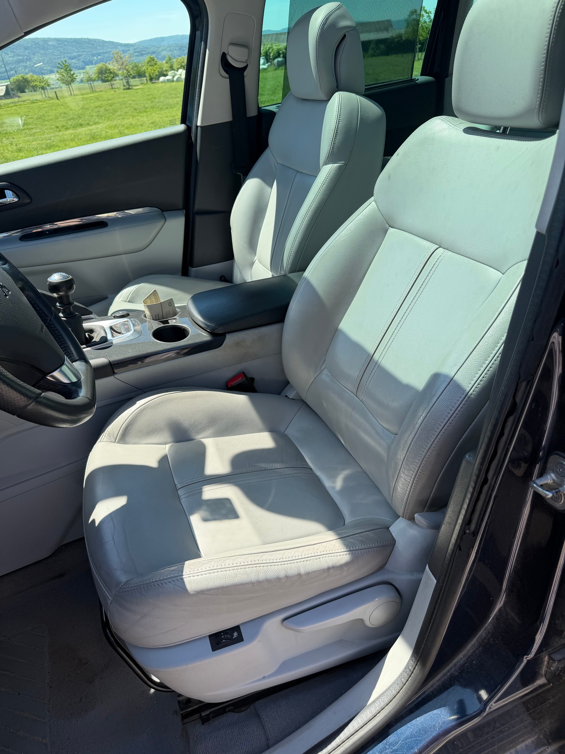 PEUGEOT 3008 1.6 16V T Sport Pack-image-8