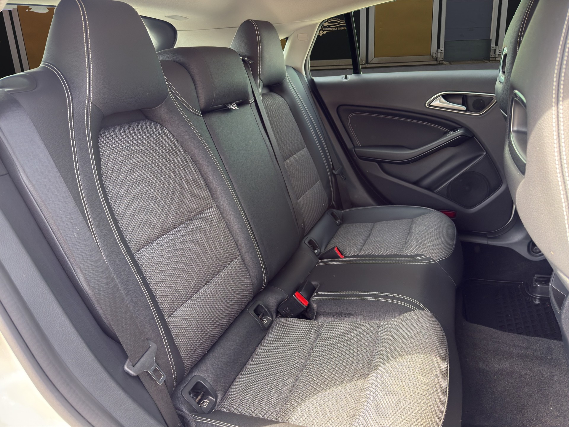 MERCEDES-BENZ CLA Shooting Br 200 d Swiss Star Edition 4M-image-12