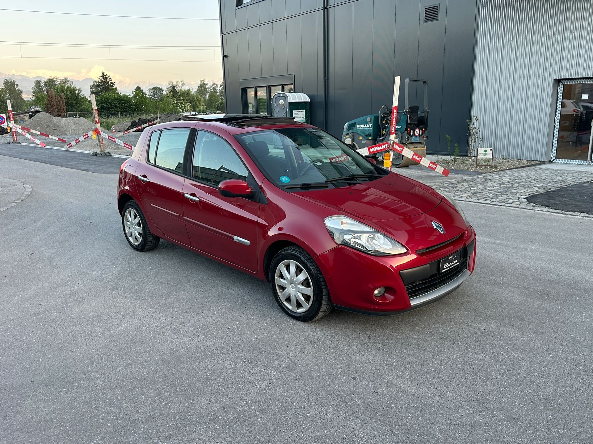 RENAULT Clio 1.2 16V Turbo Rip Curl-image-1