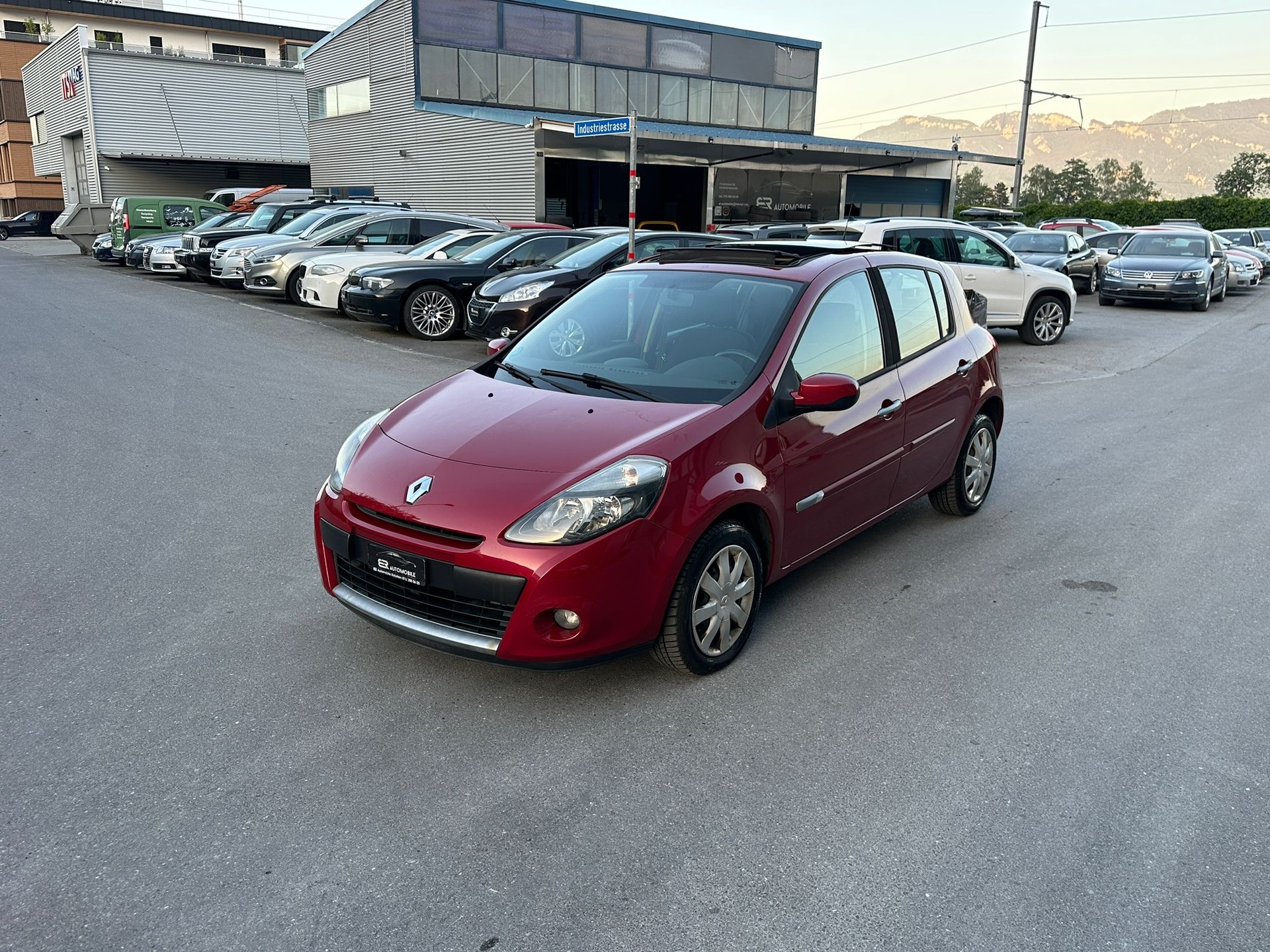 RENAULT Clio 1.2 16V Turbo Rip Curl