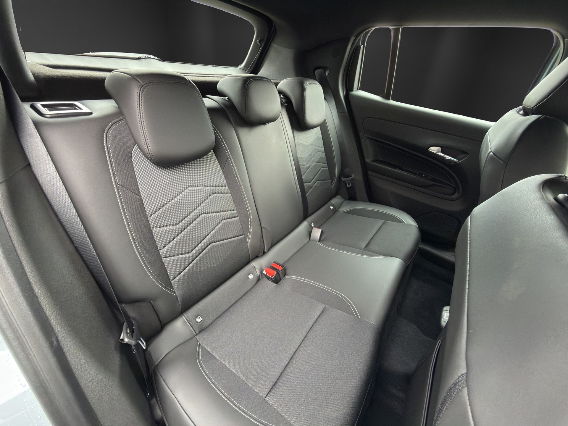 JEEP Avenger 54kWh Altitude-image-16