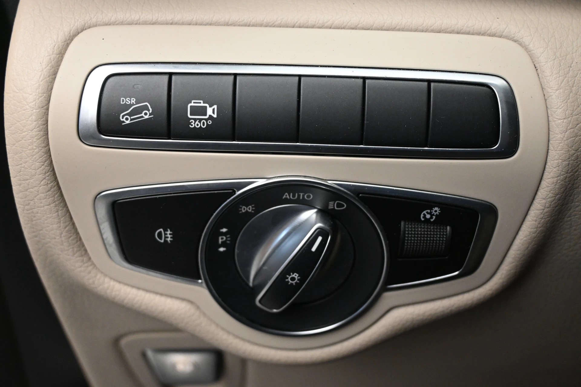 MERCEDES-BENZ V 300 d extralang AMG-Line 4Matic 9G-Tronic-image-13