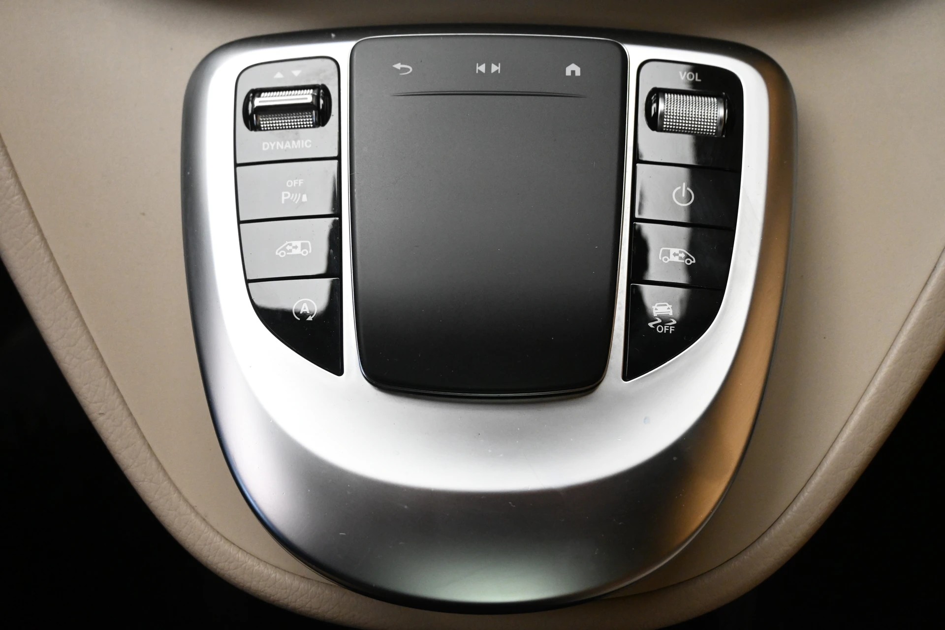 MERCEDES-BENZ V 300 d extralang AMG-Line 4Matic 9G-Tronic-image-11