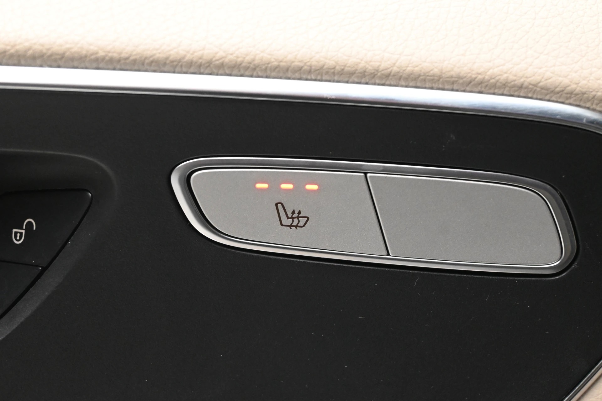 MERCEDES-BENZ V 300 d extralang AMG-Line 4Matic 9G-Tronic-image-14