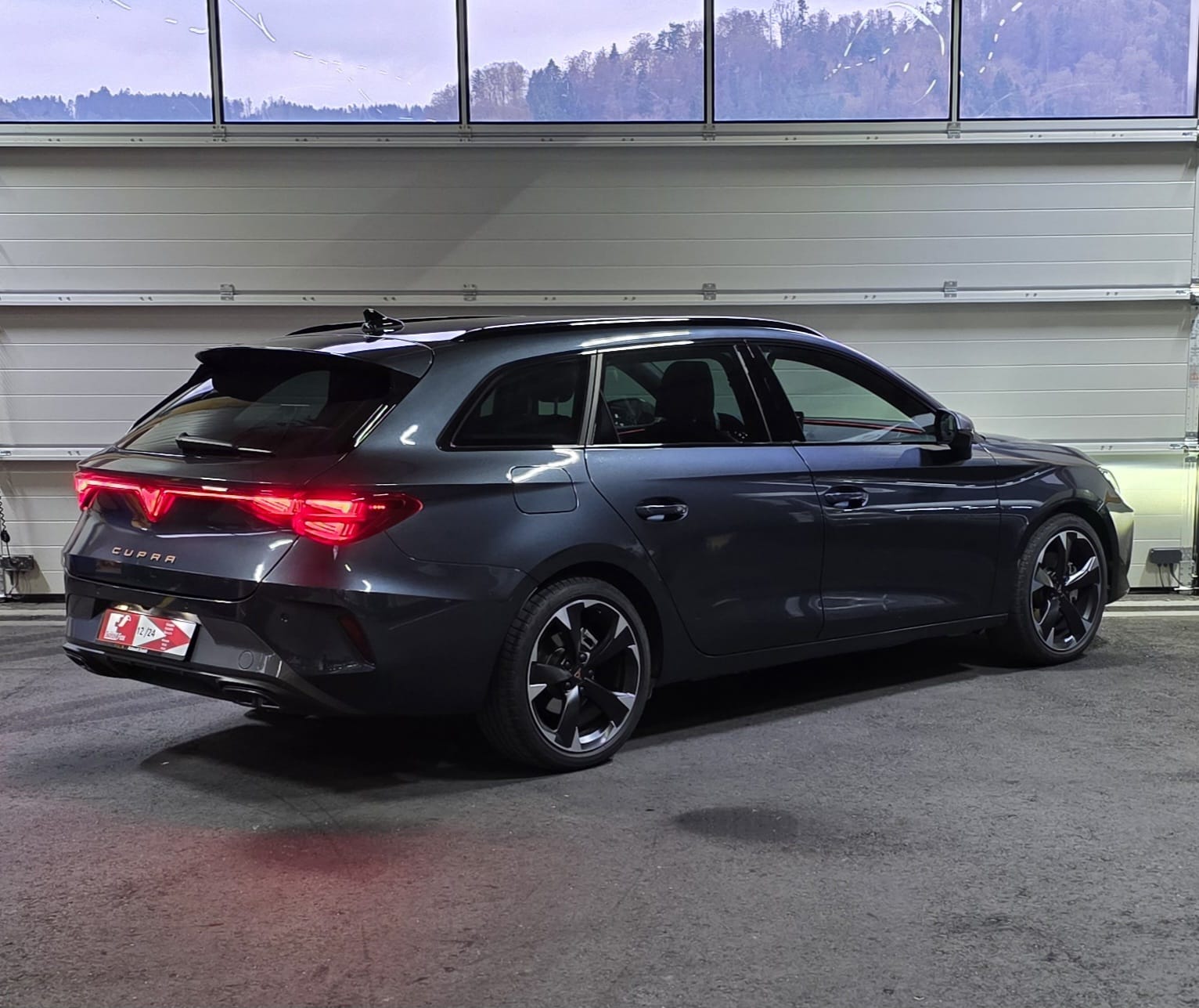 CUPRA LEON ST 2.0 TDI DSG *LaneAssist/ACC*Lenkradheizung*Ambientebeleuchtung*-image-4