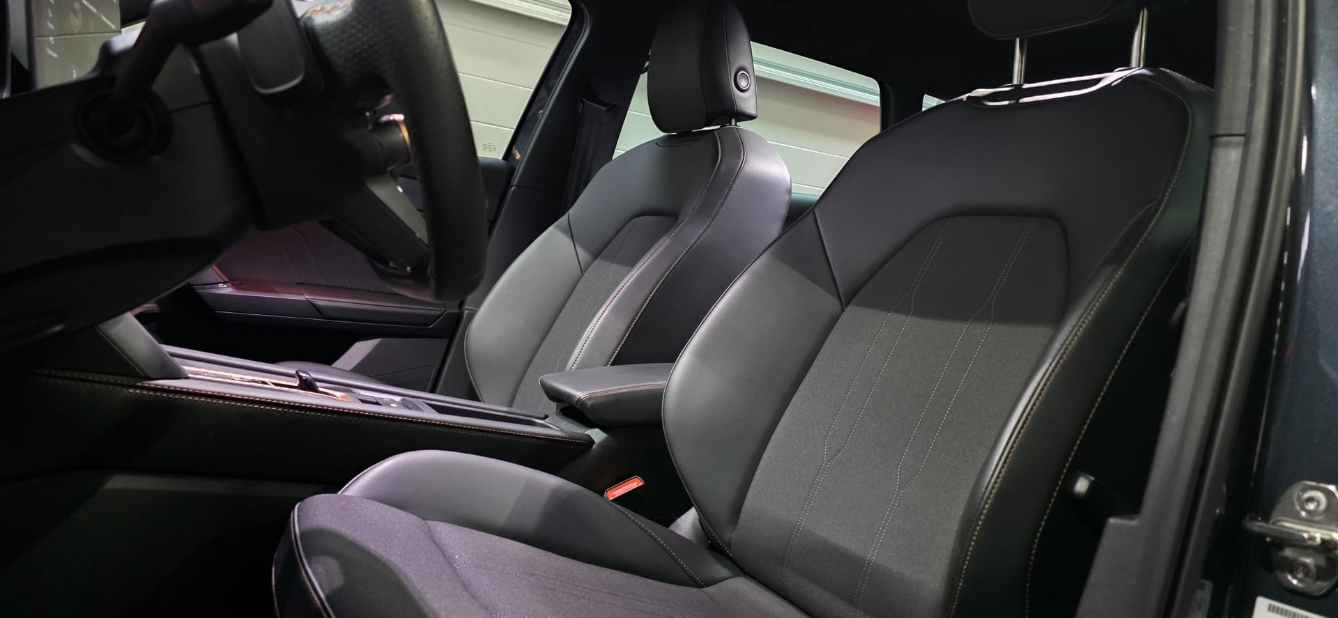 CUPRA LEON ST 2.0 TDI DSG *LaneAssist/ACC*Lenkradheizung*Ambientebeleuchtung*-image-9