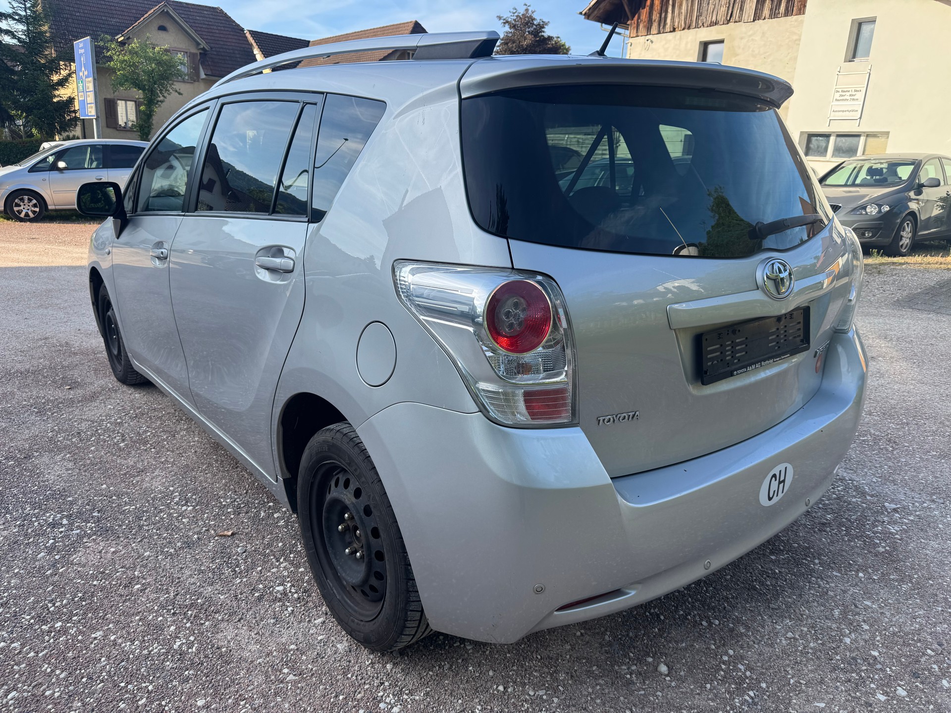 TOYOTA Verso 1.8 Linea Luna-image-3