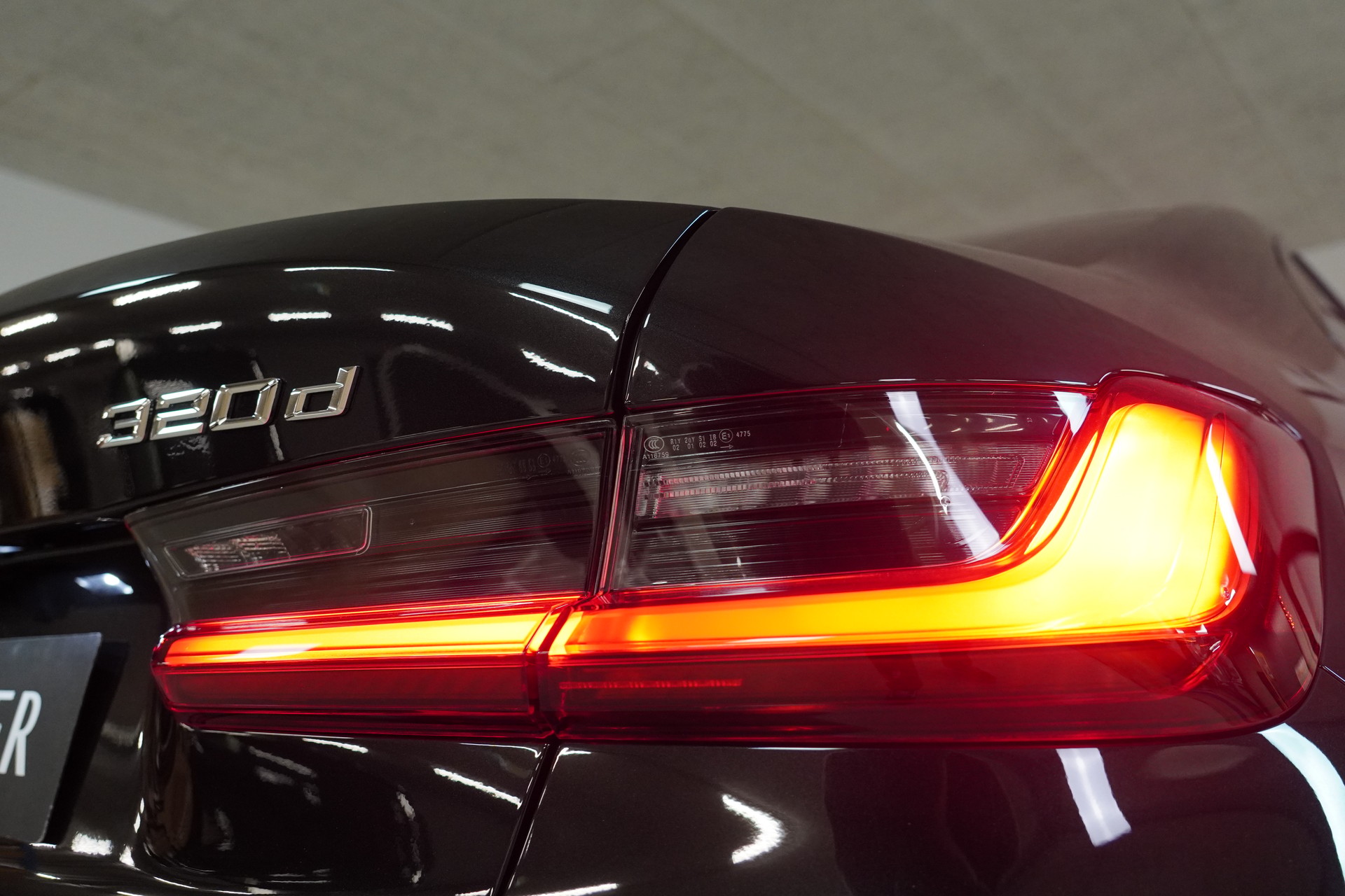BMW 320d xDrive 48V Steptronic M Sport-image-15