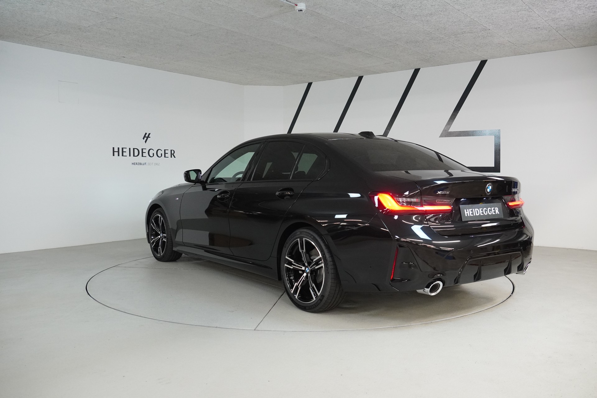 BMW 320d xDrive 48V Steptronic M Sport-image-4