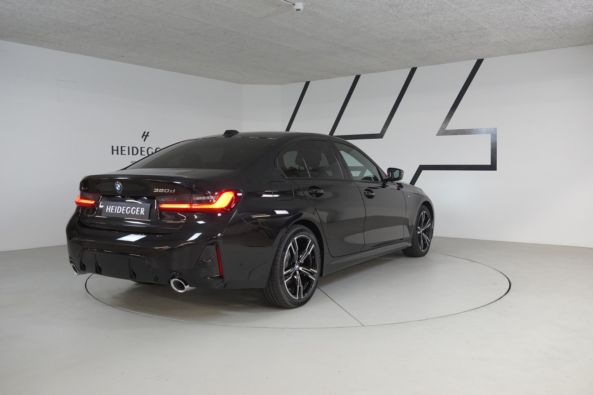 BMW 320d xDrive 48V Steptronic M Sport-image-6