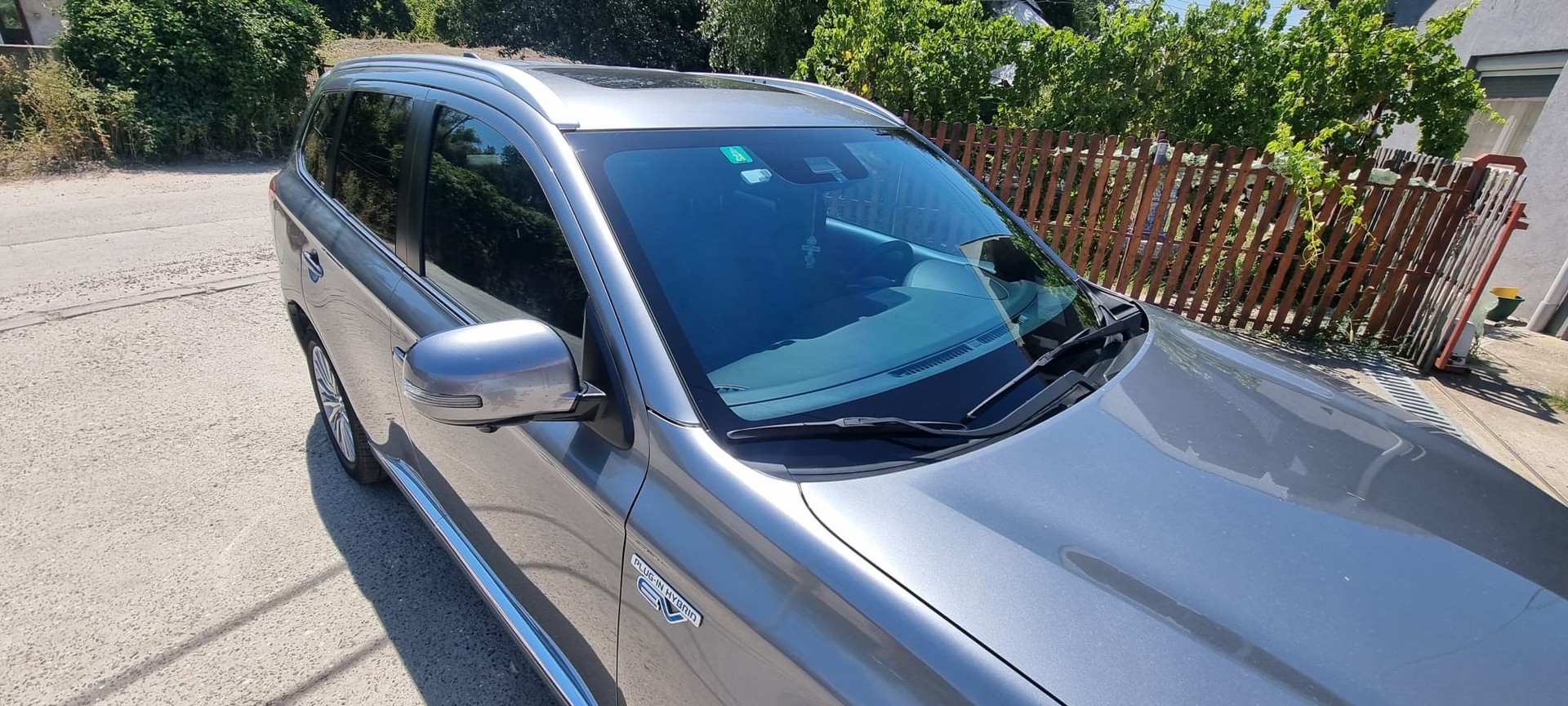 MITSUBISHI 2.4 PHEV Diamond-image-1