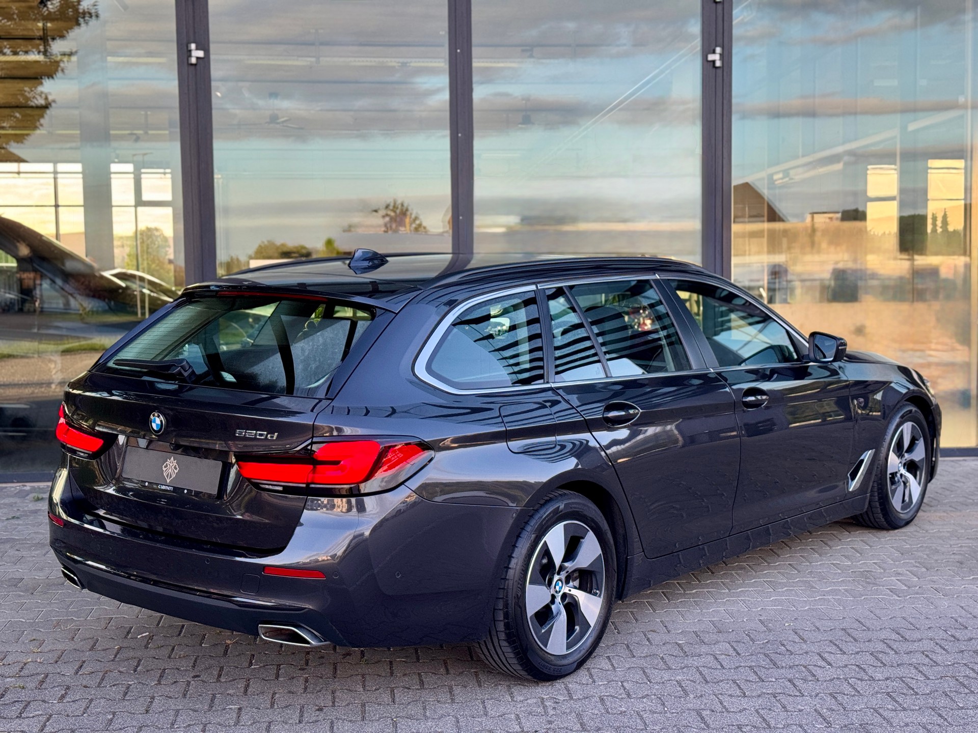 BMW 520d 48V Touring Steptronic / inkl. BMW Premium Selection Garantie-image-5