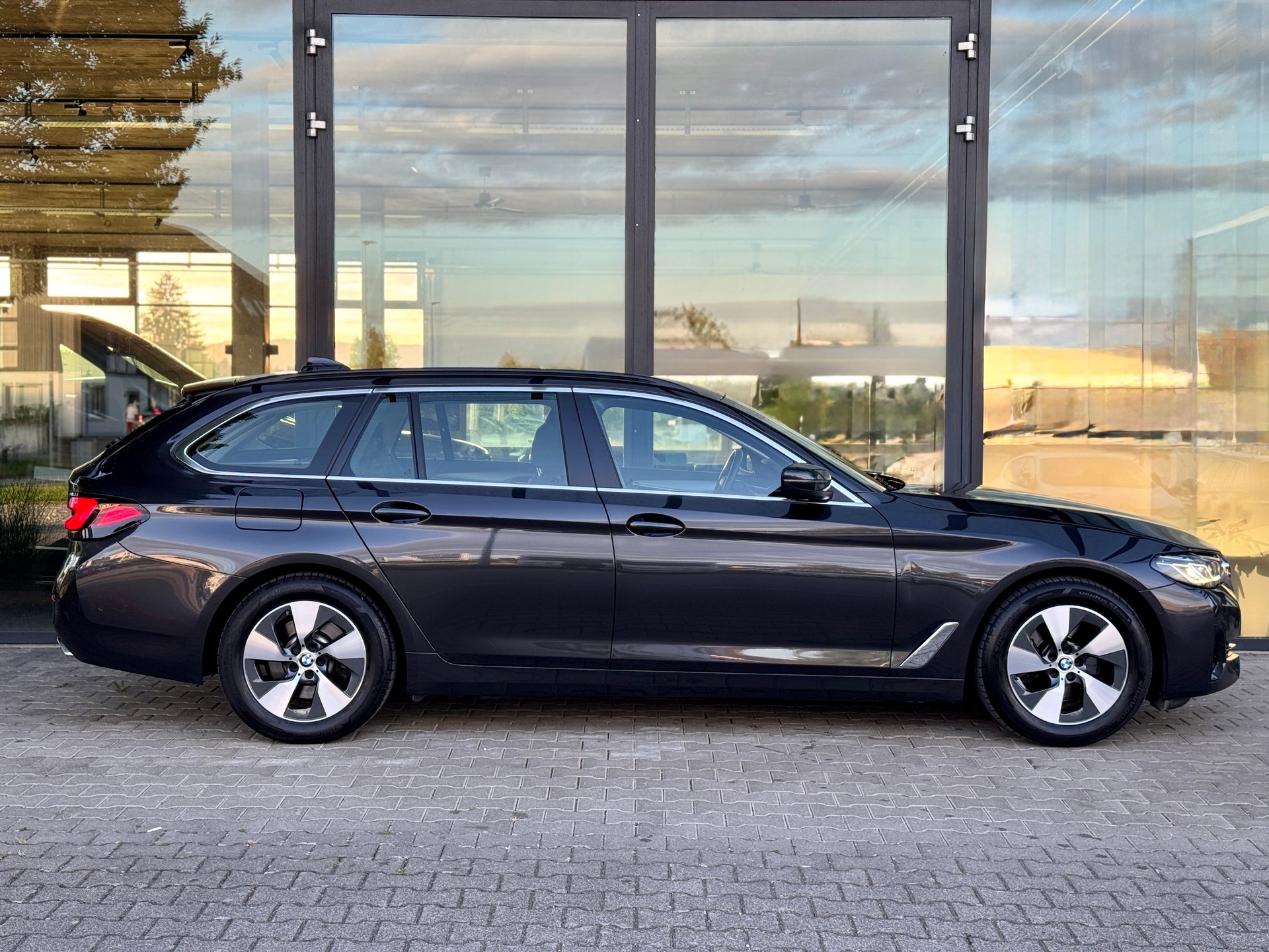 BMW 520d 48V Touring Steptronic / inkl. BMW Premium Selection Garantie-image-6