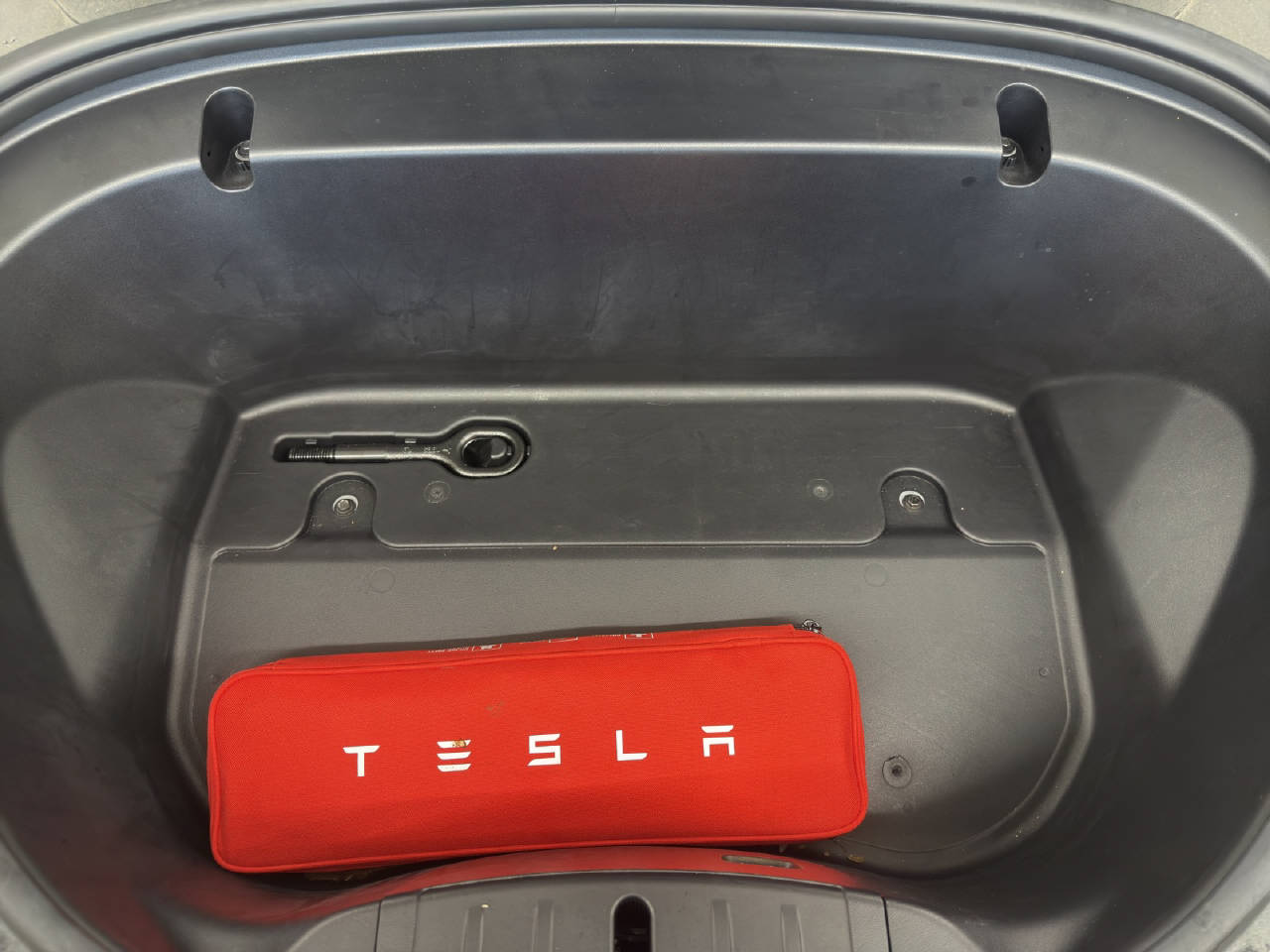 TESLA Model 3 Long Range Dual Motor-image-9