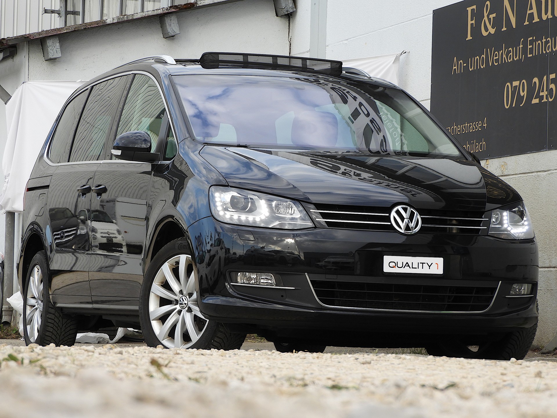 VW Sharan 2.0 TDI BlueMotion Highline DSG I 7 Sitze I El. Schiebetüren I RF Kamera I Leder I Panorama I Garantie inkl.