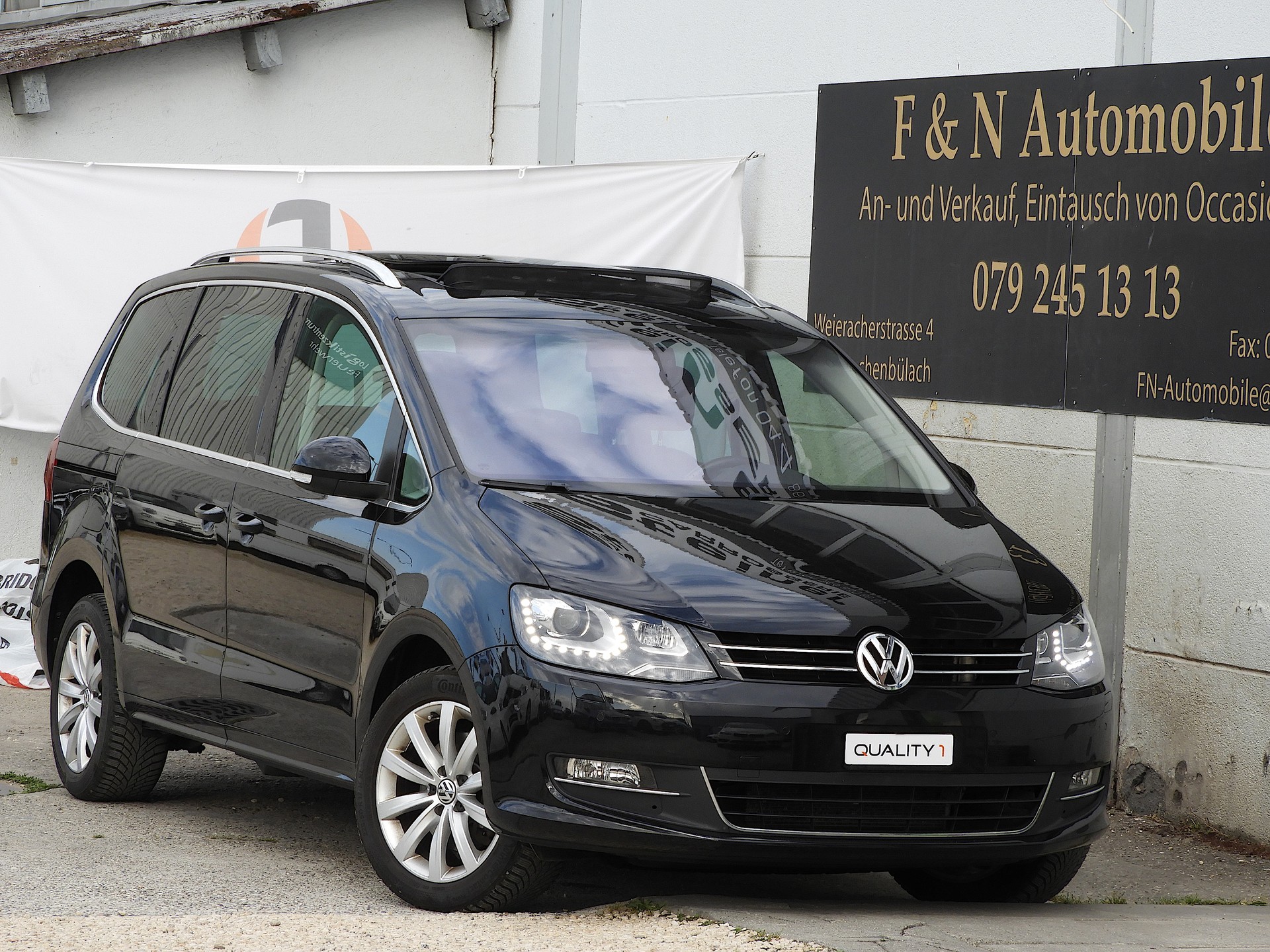 VW Sharan 2.0 TDI BlueMotion Highline DSG I 7 Sitze I El. Schiebetüren I RF Kamera I Leder I Panorama I Garantie inkl.-image-1