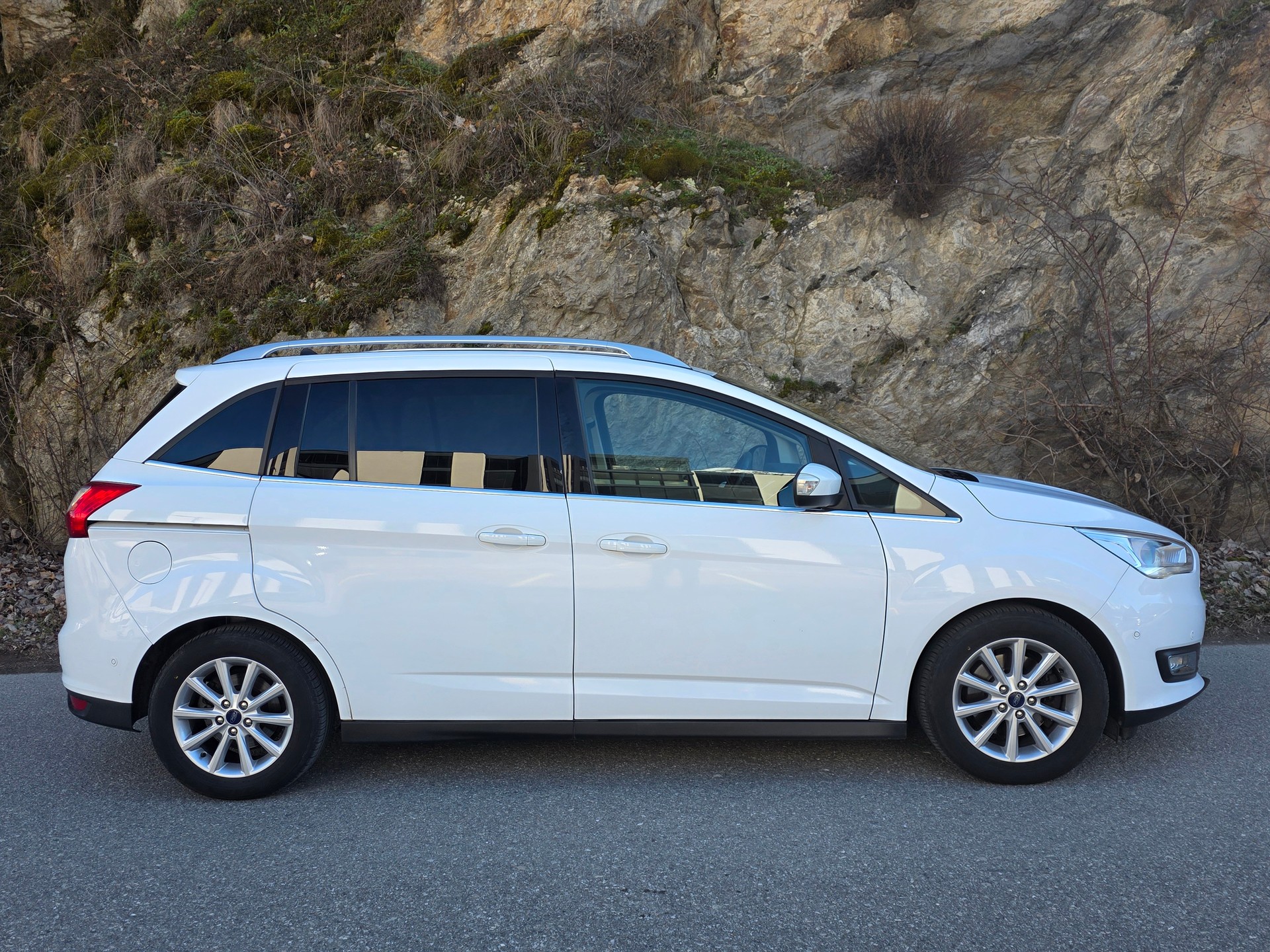 FORD GrC-Max 1.0 SCTi Titanium X-image-4