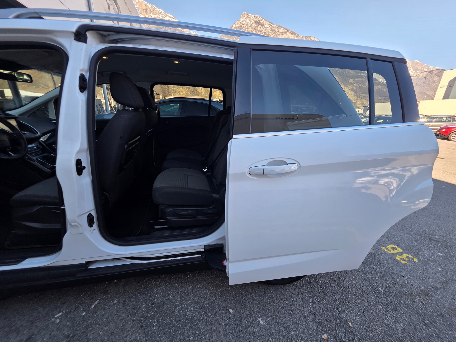 FORD GrC-Max 1.0 SCTi Titanium X-image-9