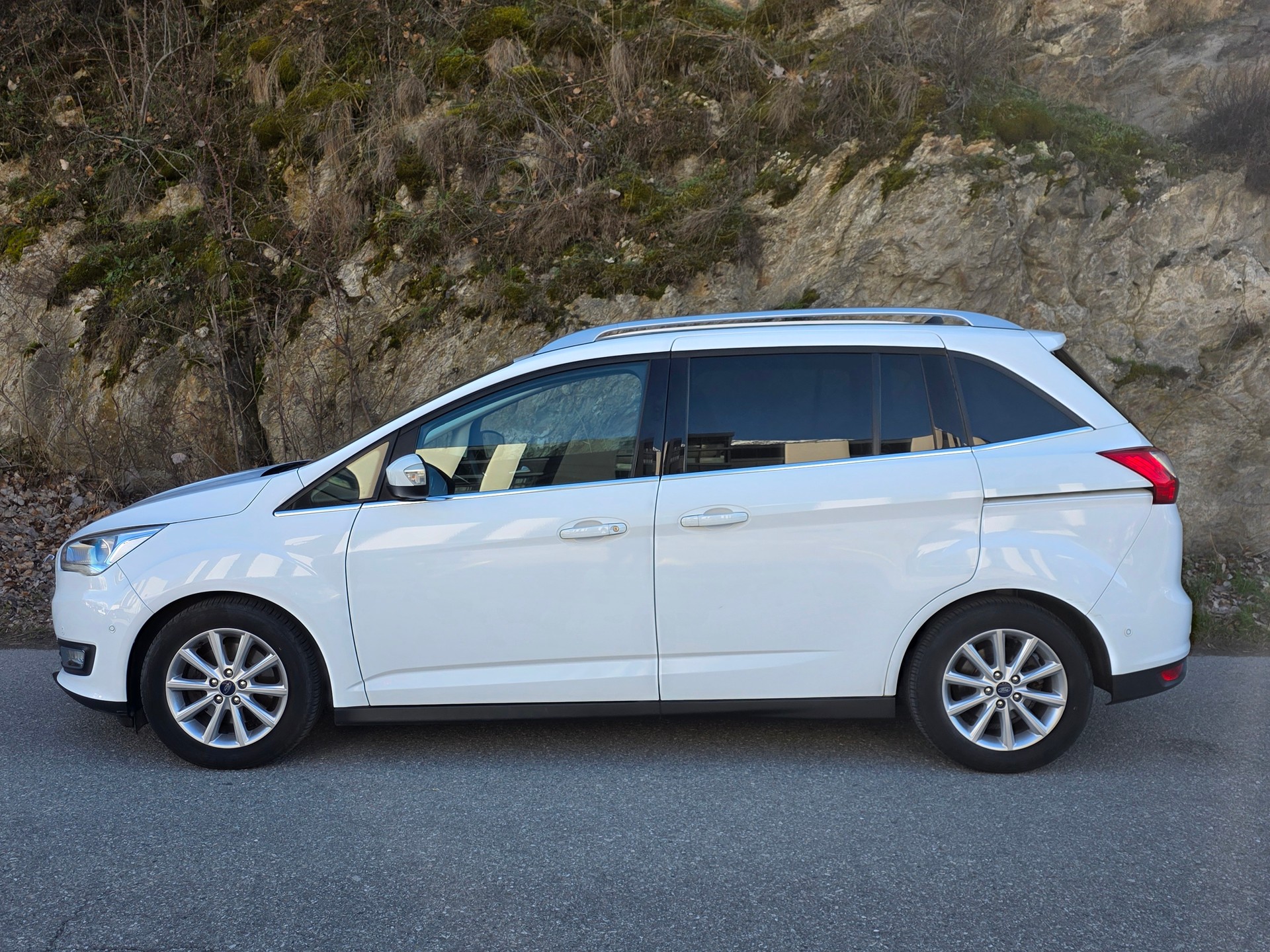 FORD GrC-Max 1.0 SCTi Titanium X-image-1