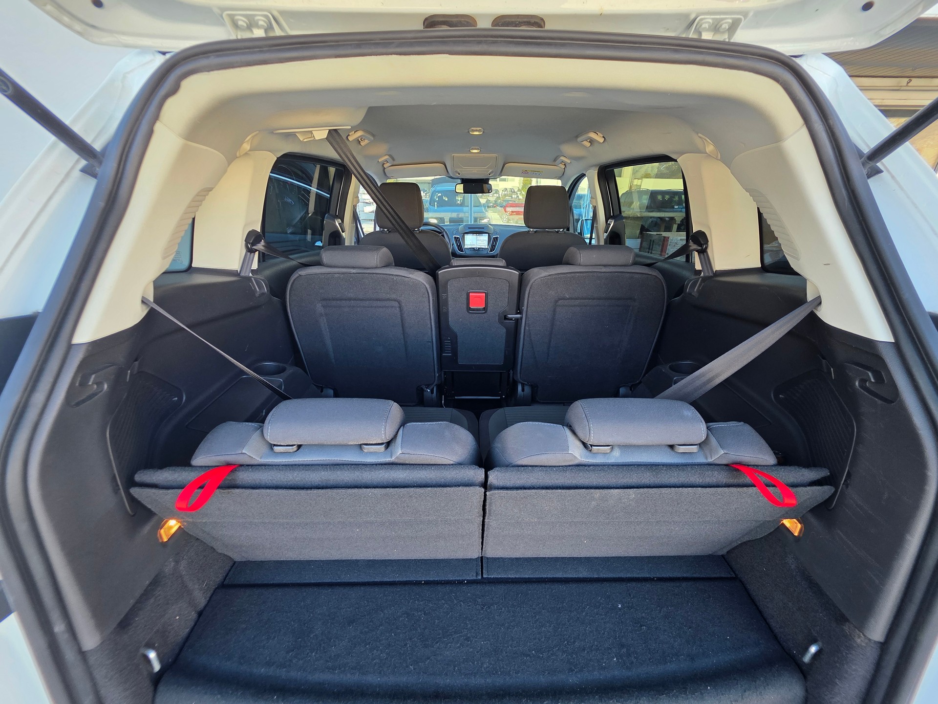 FORD GrC-Max 1.0 SCTi Titanium X-image-10