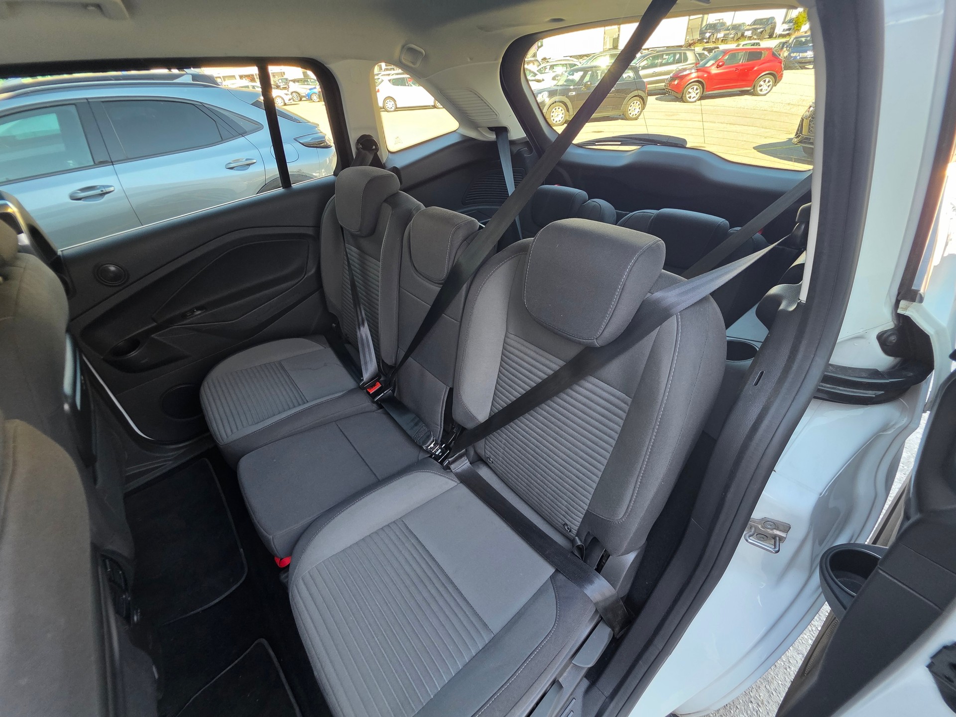 FORD GrC-Max 1.0 SCTi Titanium X-image-8