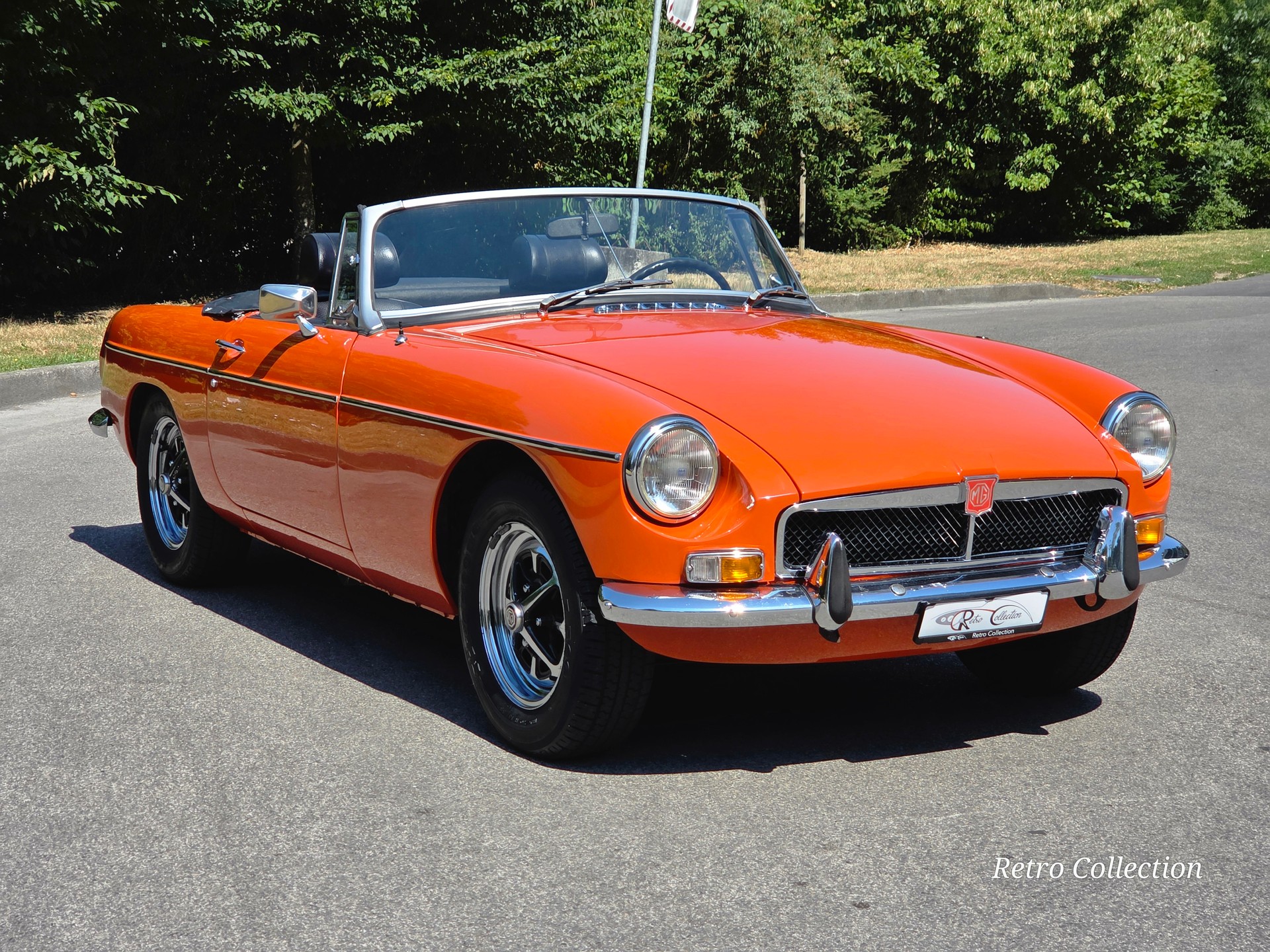 MG MGB - voiture CH - pare-chocs chromés - overdrive - pneus neufs - excellent état - couvre-tonneau - expertisée vétéran 05.26.-image-8